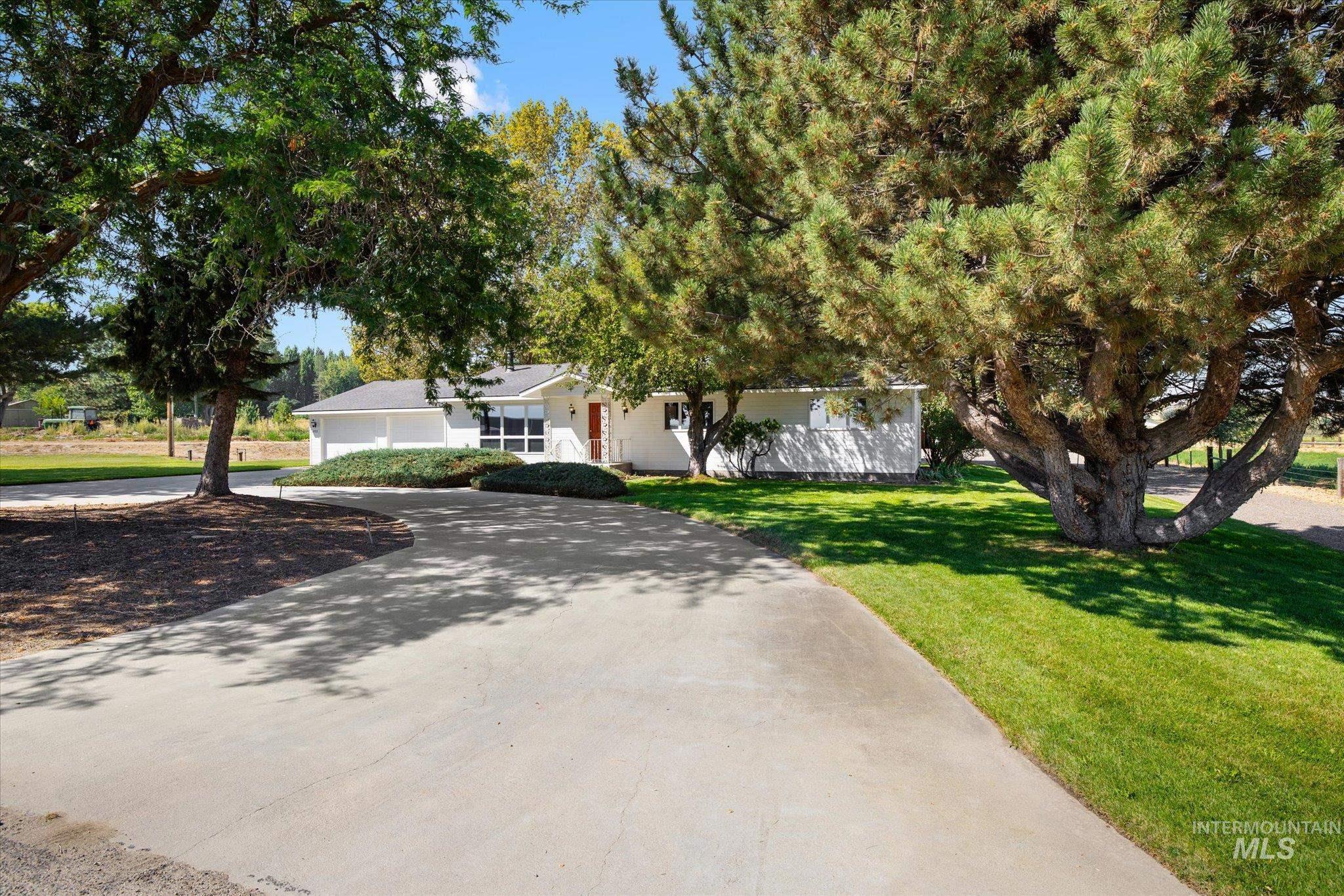 3733 Little Rock Rd, Emmett, Idaho 83617, 3 Bedrooms, 2.5 Bathrooms, Residential For Sale, Price $789,000,MLS 98999549
