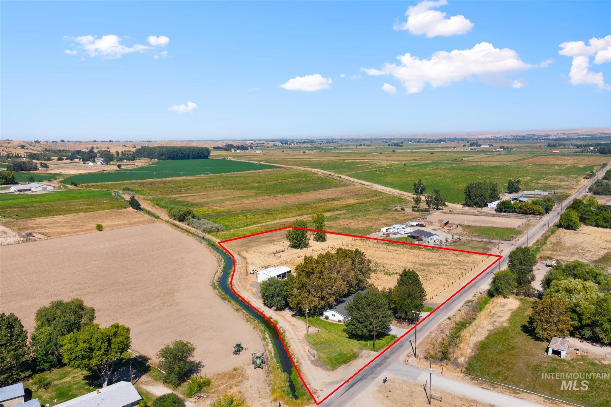3733 Little Rock Rd, Emmett, Idaho 83617, 3 Bedrooms, 2.5 Bathrooms, Residential For Sale, Price $789,000,MLS 98999549