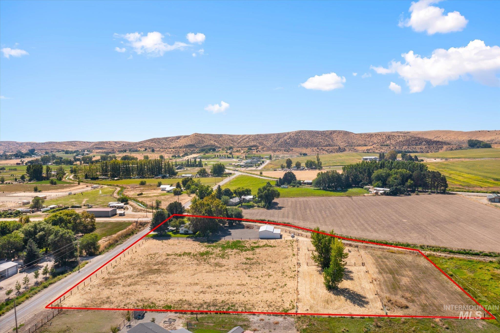3733 Little Rock Rd, Emmett, Idaho 83617, 3 Bedrooms, 2.5 Bathrooms, Residential For Sale, Price $789,000,MLS 98999549