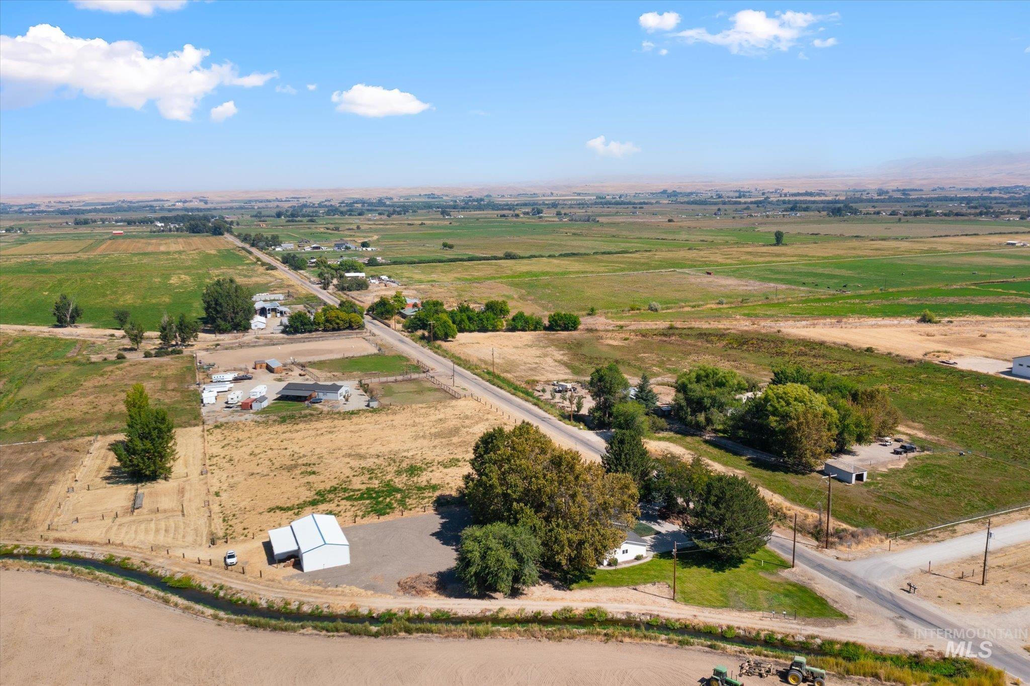 3733 Little Rock Rd, Emmett, Idaho 83617, 3 Bedrooms, 2.5 Bathrooms, Residential For Sale, Price $789,000,MLS 98999549