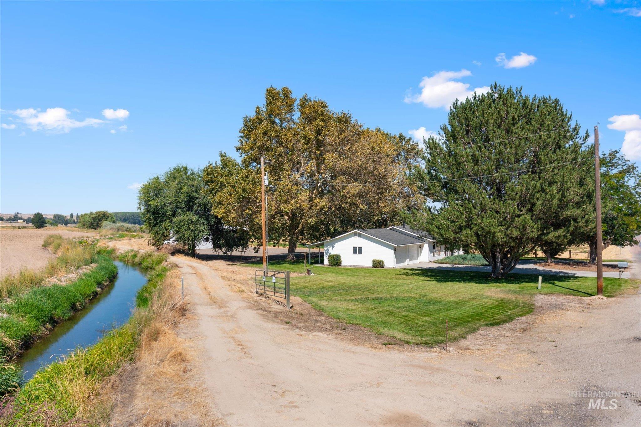 3733 Little Rock Rd, Emmett, Idaho 83617, 3 Bedrooms, 2.5 Bathrooms, Residential For Sale, Price $789,000,MLS 98999549