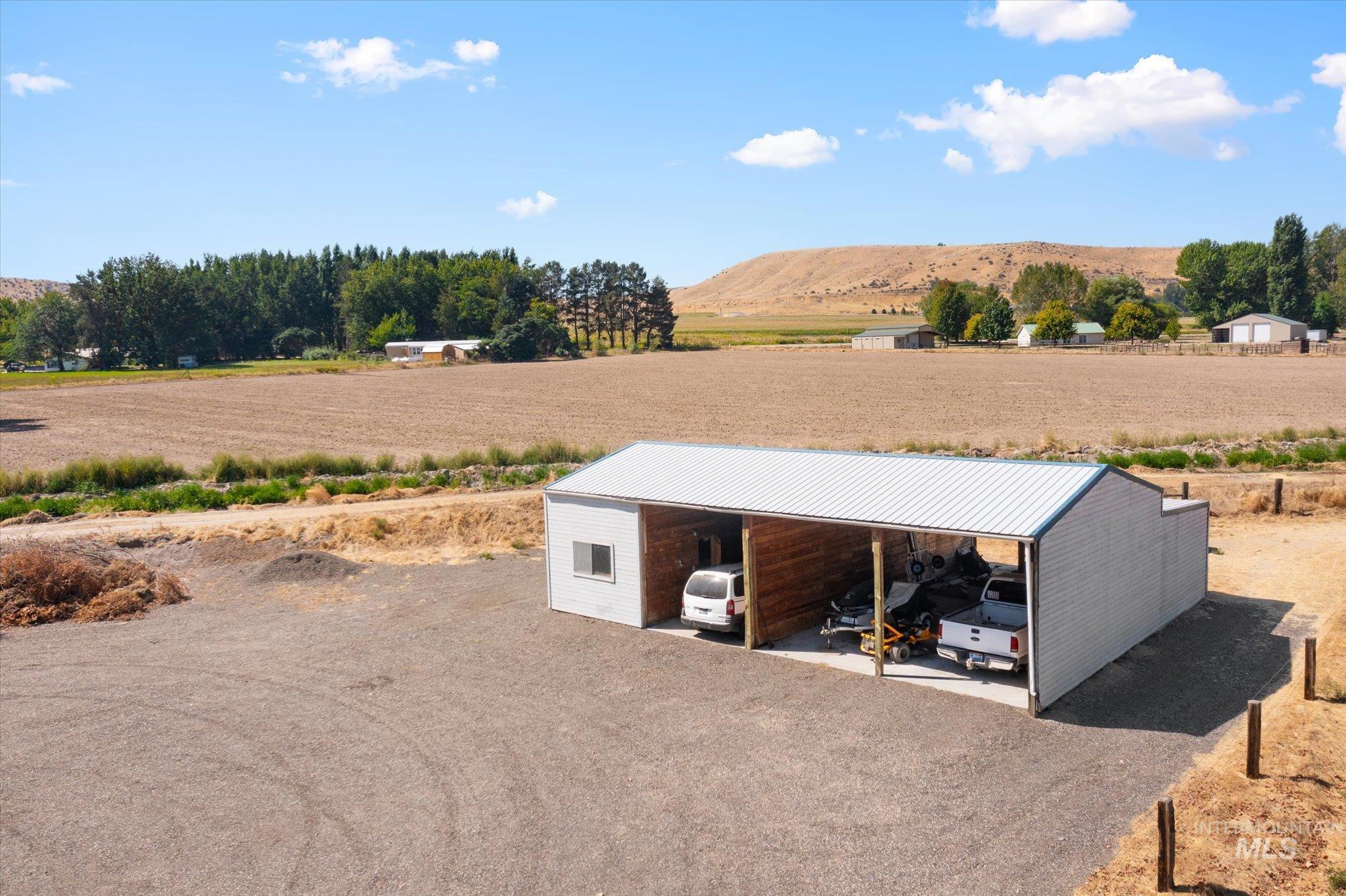 3733 Little Rock Rd, Emmett, Idaho 83617, 3 Bedrooms, 2.5 Bathrooms, Residential For Sale, Price $789,000,MLS 98999549