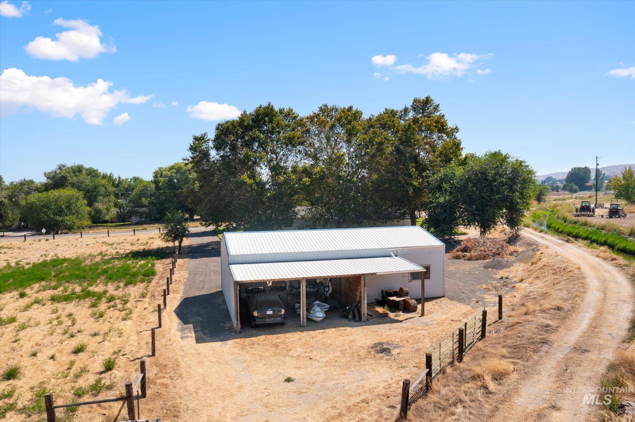 3733 Little Rock Rd, Emmett, Idaho 83617, 3 Bedrooms, 2.5 Bathrooms, Residential For Sale, Price $789,000,MLS 98999549
