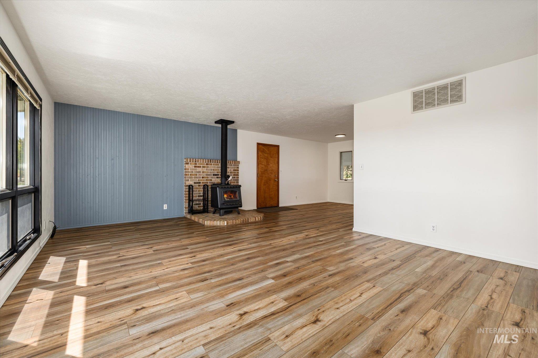 3733 Little Rock Rd, Emmett, Idaho 83617, 3 Bedrooms, 2.5 Bathrooms, Residential For Sale, Price $789,000,MLS 98999549