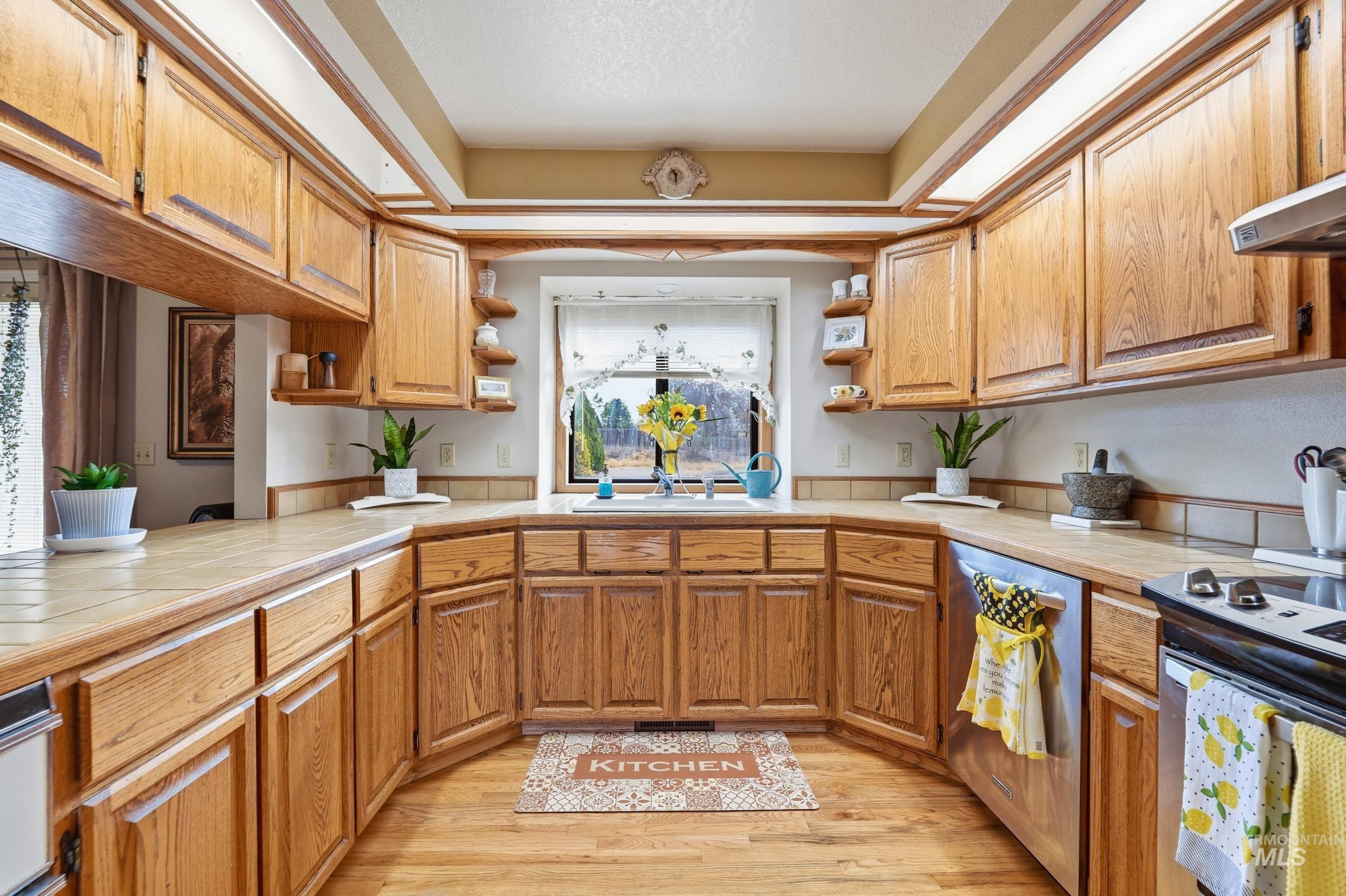 10146 Vistair Pl, Payette, Idaho 83661, 3 Bedrooms, 3 Bathrooms, Residential For Sale, Price $524,900, 98999550