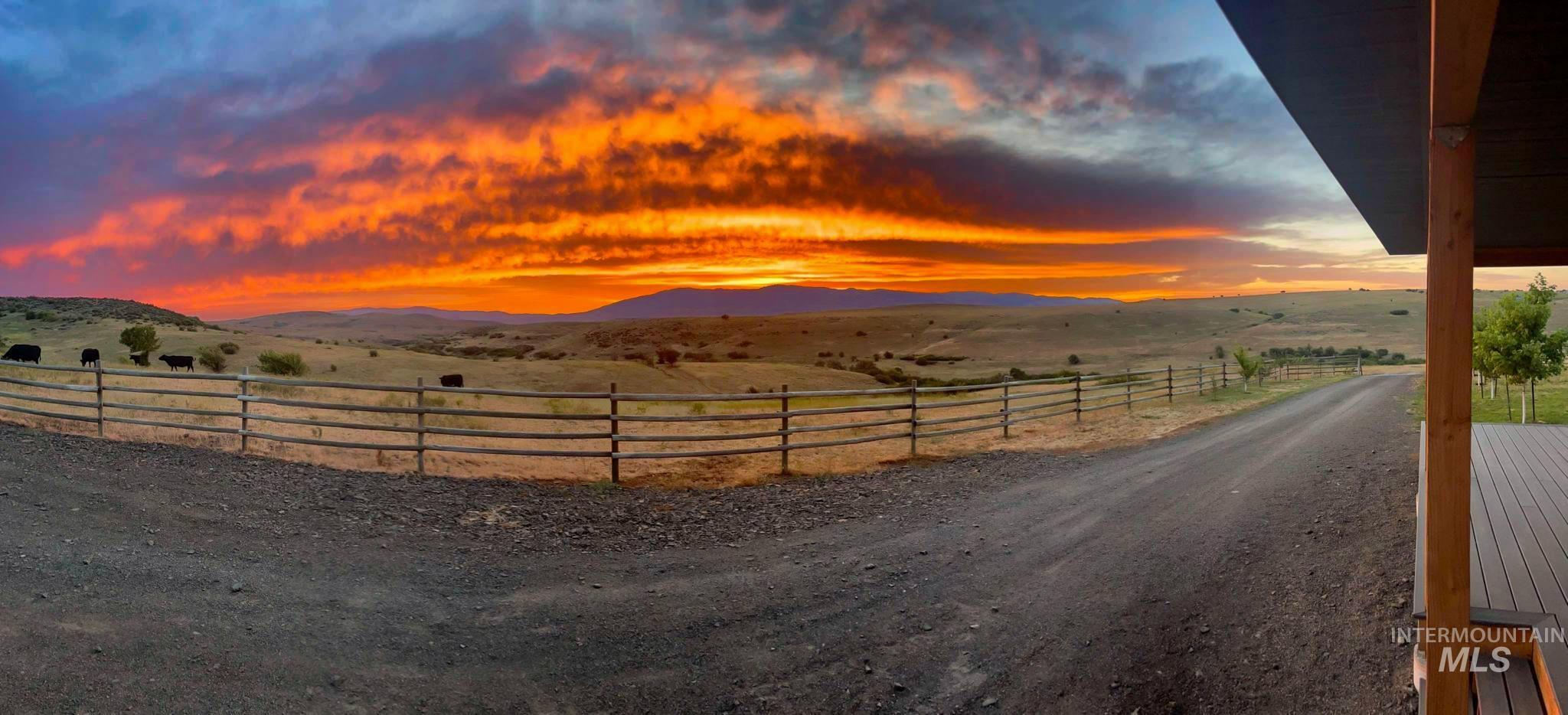 2115 Kilborn Ln, Mesa, Idaho 83643, 2 Bedrooms, 2 Bathrooms, Residential For Sale, Price $745,000,MLS 98999554