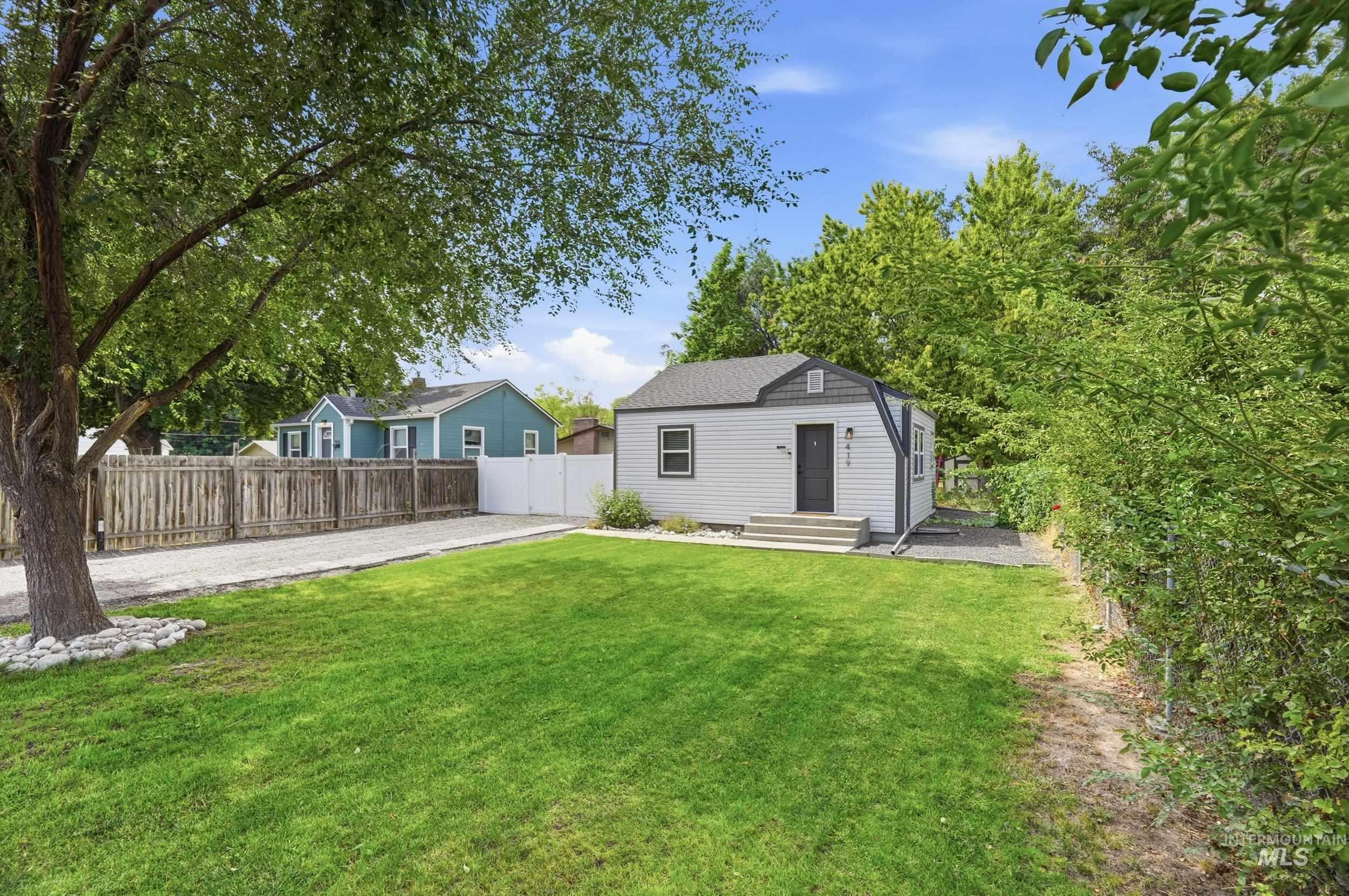419 S Locust St., Nampa, Idaho 83686, 3 Bedrooms, 2.5 Bathrooms, Residential For Sale, Price $359,900, 98999556