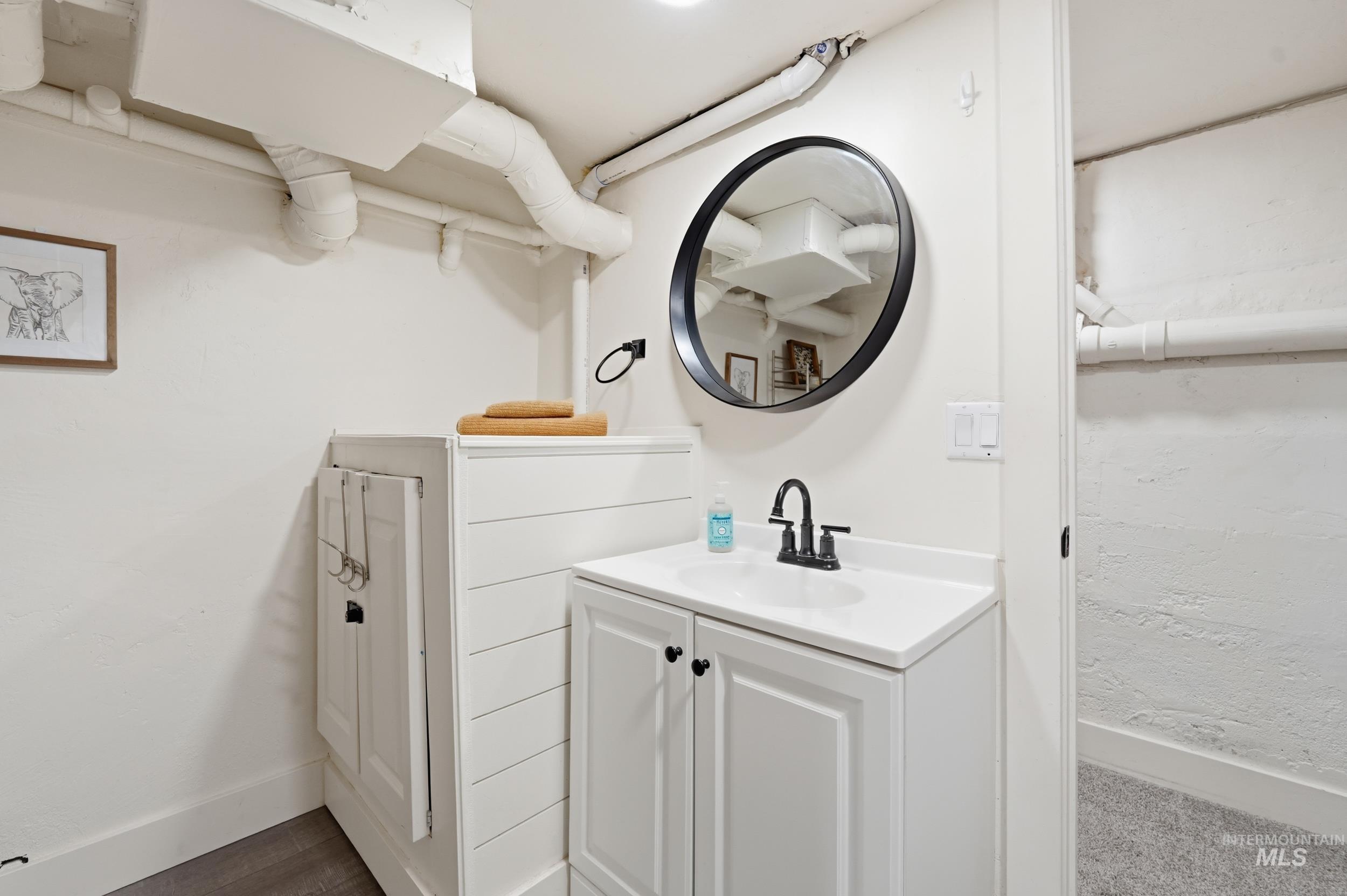 419 S Locust St., Nampa, Idaho 83686, 3 Bedrooms, 2.5 Bathrooms, Residential For Sale, Price $359,900, 98999556