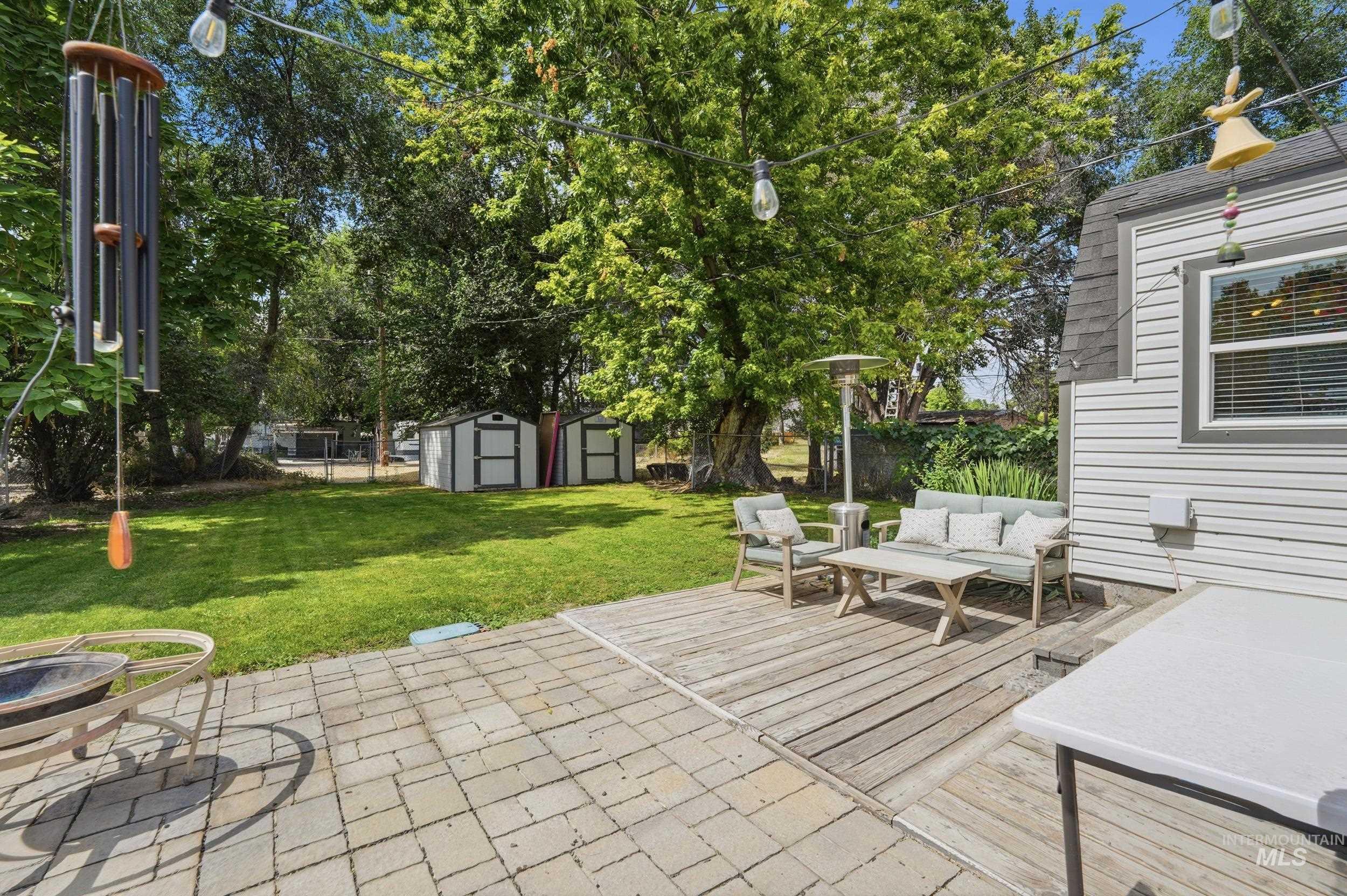 419 S Locust St., Nampa, Idaho 83686, 3 Bedrooms, 2.5 Bathrooms, Residential For Sale, Price $359,900, 98999556