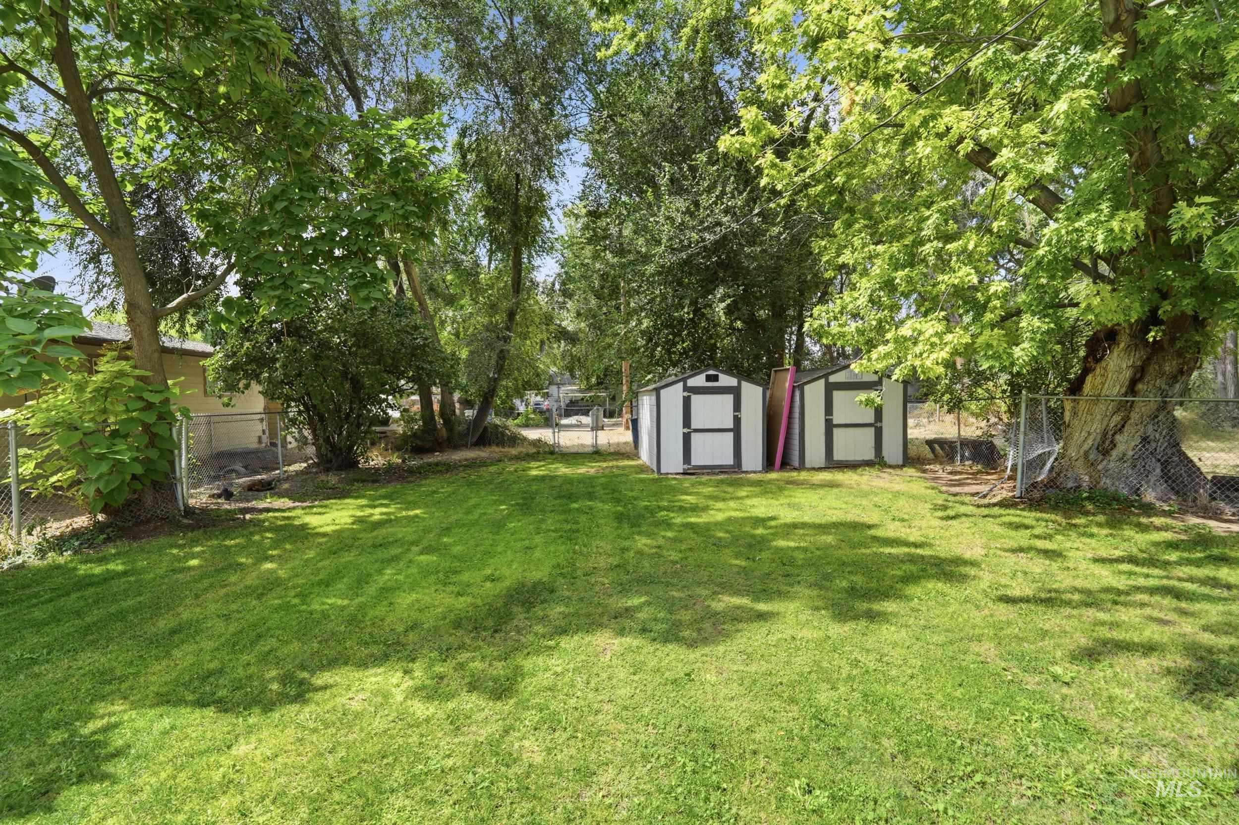 419 S Locust St., Nampa, Idaho 83686, 3 Bedrooms, 2.5 Bathrooms, Residential For Sale, Price $359,900, 98999556