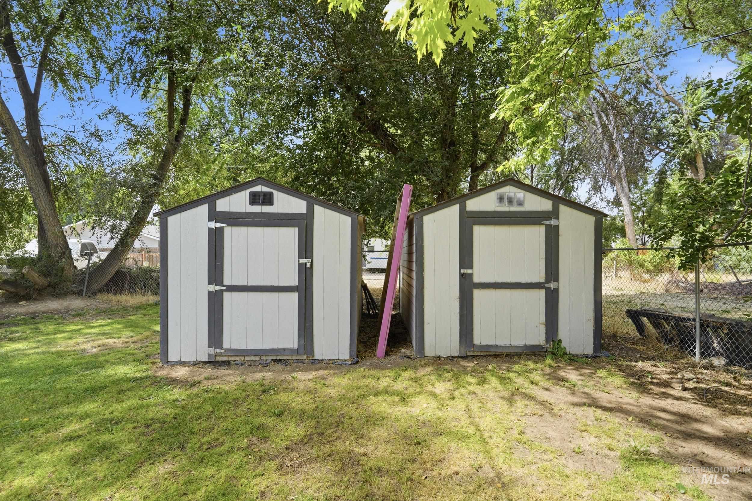 419 S Locust St., Nampa, Idaho 83686, 3 Bedrooms, 2.5 Bathrooms, Residential For Sale, Price $359,900, 98999556