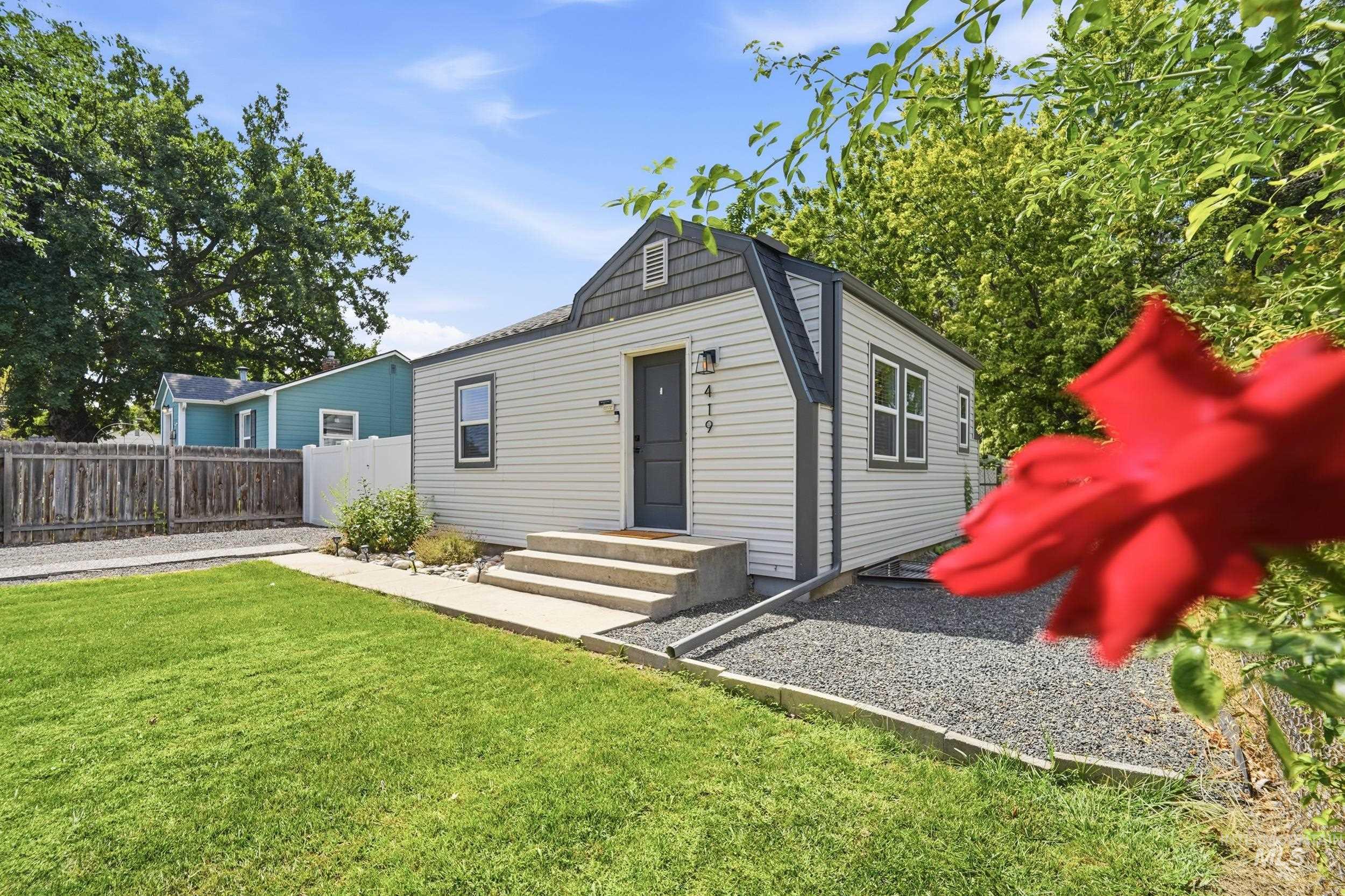 419 S Locust St., Nampa, Idaho 83686, 3 Bedrooms, 2.5 Bathrooms, Residential For Sale, Price $359,900, 98999556
