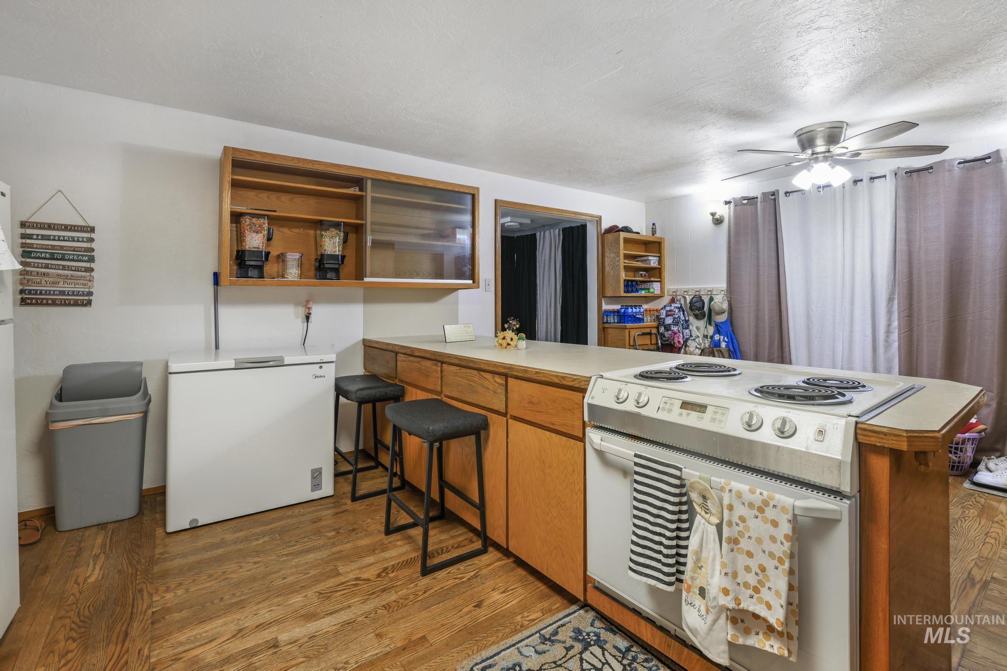 1755 2nd Ave E, Twin Falls, Idaho 83301, 3 Bedrooms, 2 Bathrooms, Residential For Sale, Price $325,000,MLS 98999557