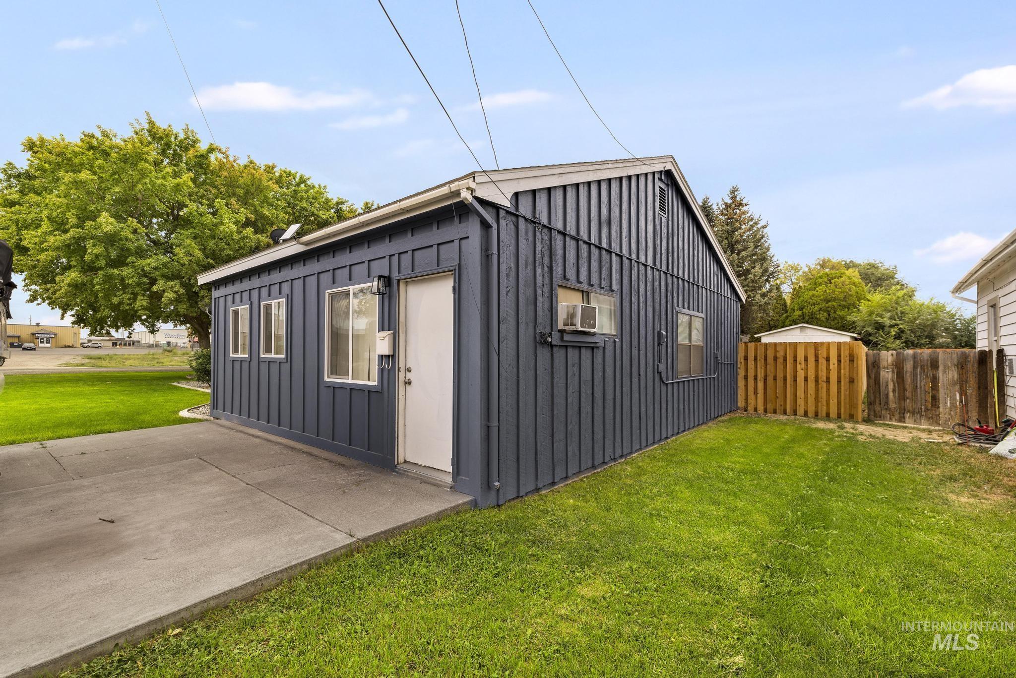 1755 2nd Ave E, Twin Falls, Idaho 83301, 3 Bedrooms, 2 Bathrooms, Residential For Sale, Price $325,000,MLS 98999557