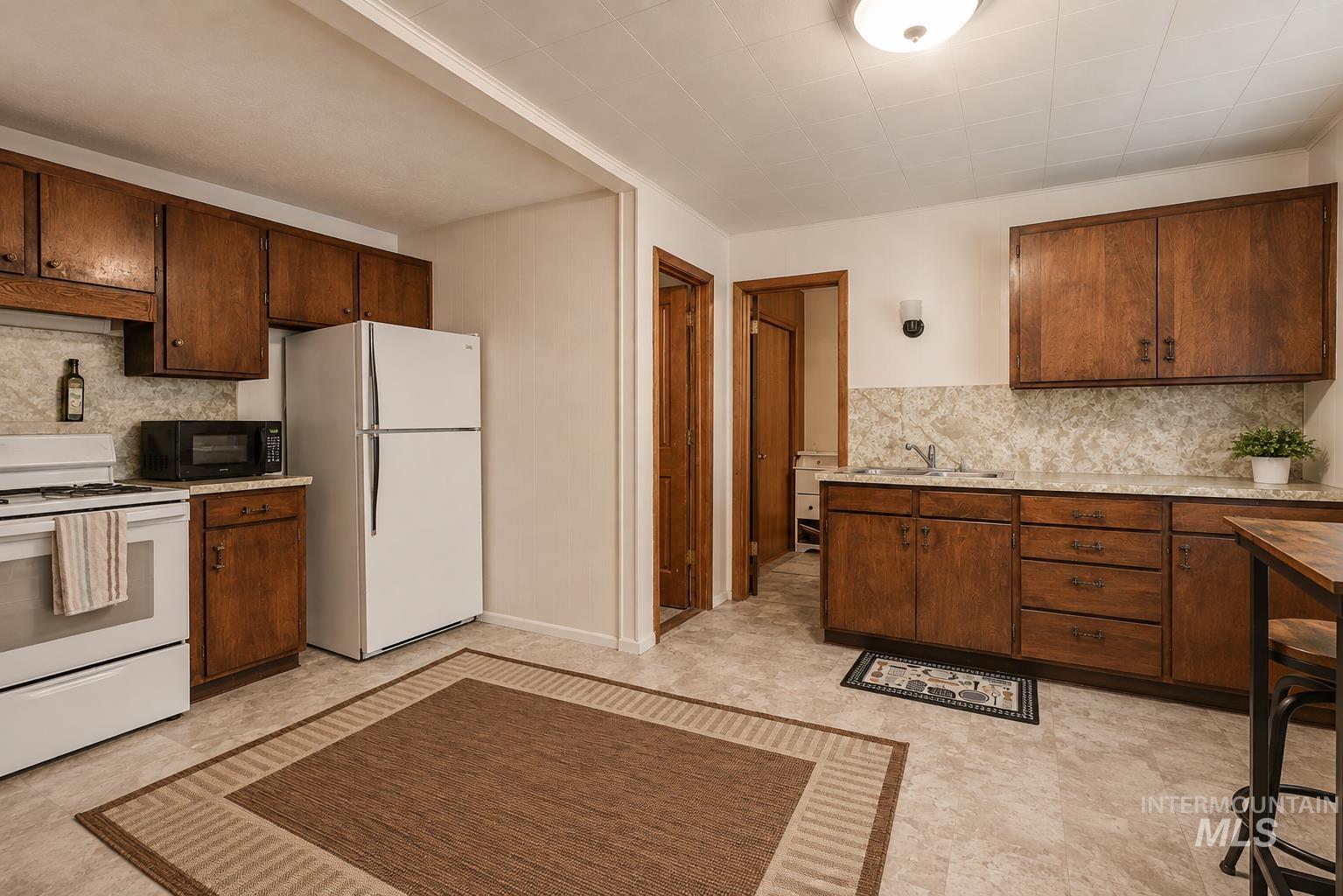 1755 2nd Ave E, Twin Falls, Idaho 83301, 3 Bedrooms, 2 Bathrooms, Residential For Sale, Price $325,000,MLS 98999557