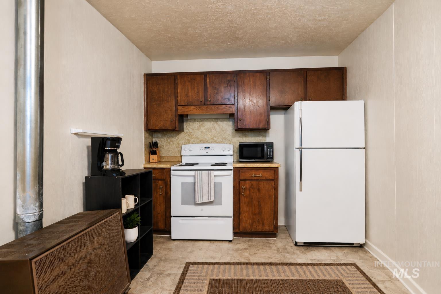 1755 2nd Ave E, Twin Falls, Idaho 83301, 3 Bedrooms, 2 Bathrooms, Residential For Sale, Price $325,000,MLS 98999557