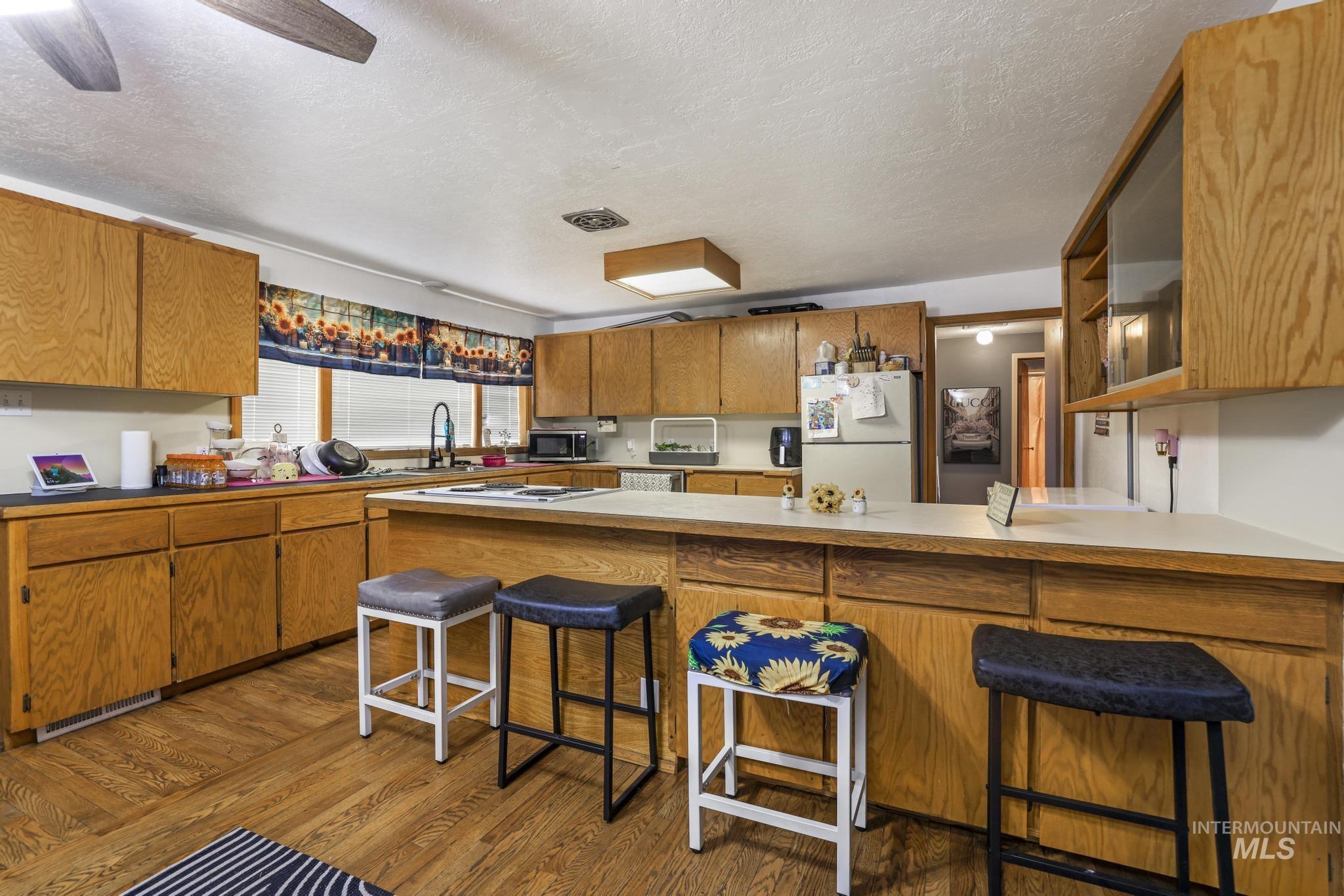 1755 2nd Ave E, Twin Falls, Idaho 83301, 3 Bedrooms, 2 Bathrooms, Residential For Sale, Price $325,000,MLS 98999557