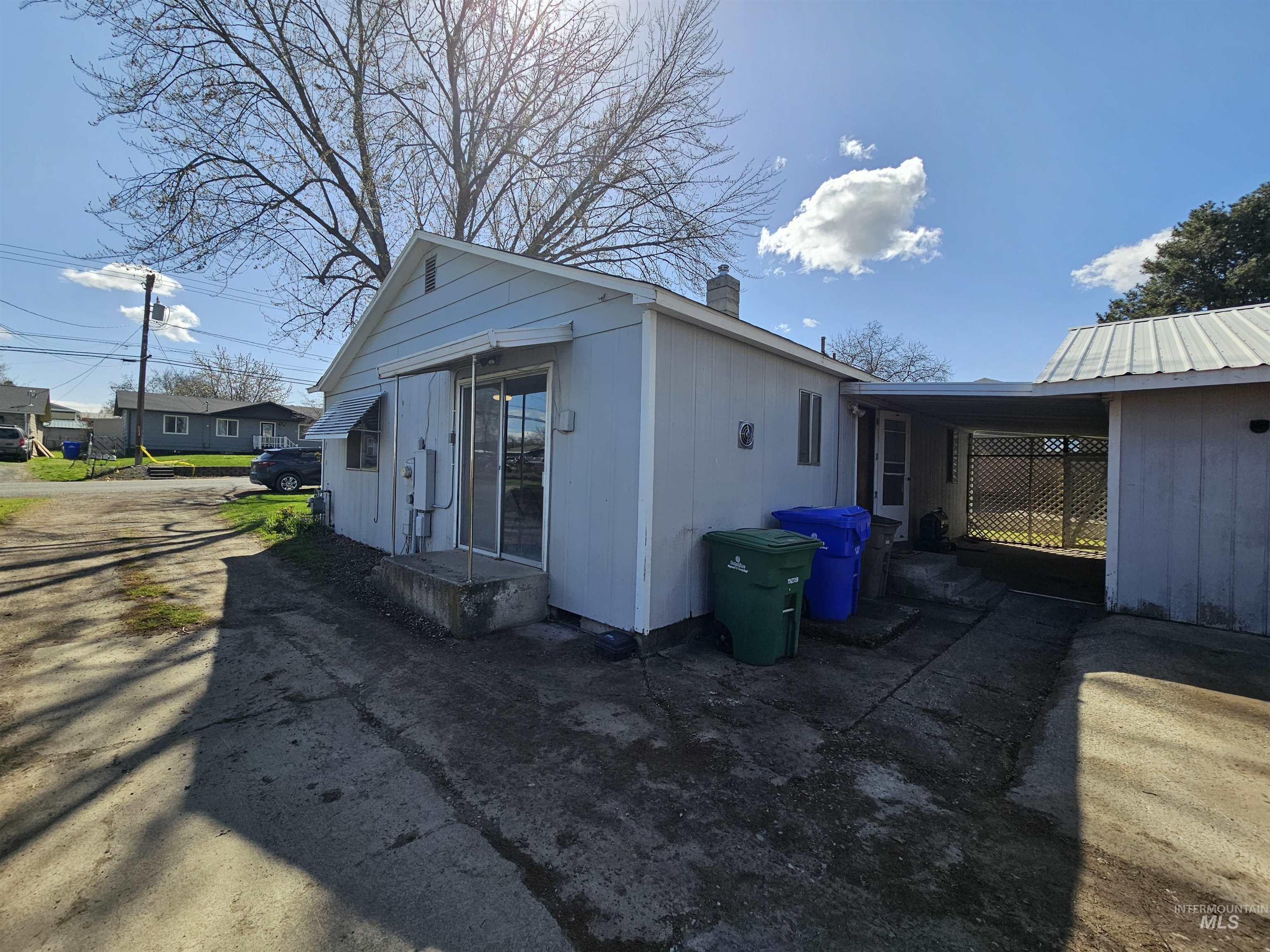 1407 & 1407 1/2 Burrell Ave, Lewiston, Idaho 83501, 3 Bedrooms, 1 Bathroom, Residential Income For Sale, Price $399,900, 98999558