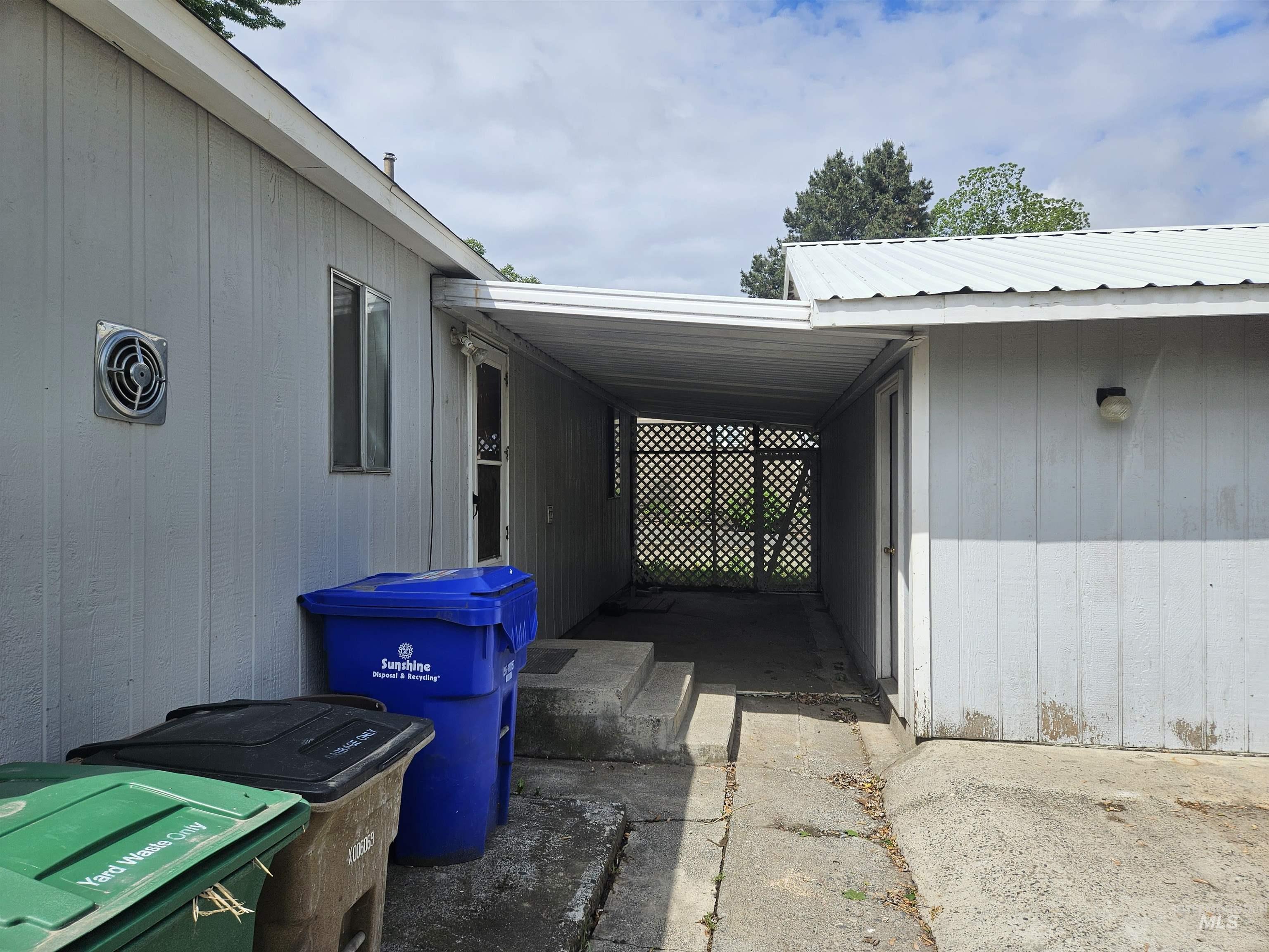1407 & 1407 1/2 Burrell Ave, Lewiston, Idaho 83501, 3 Bedrooms, 1 Bathroom, Residential Income For Sale, Price $399,900, 98999558