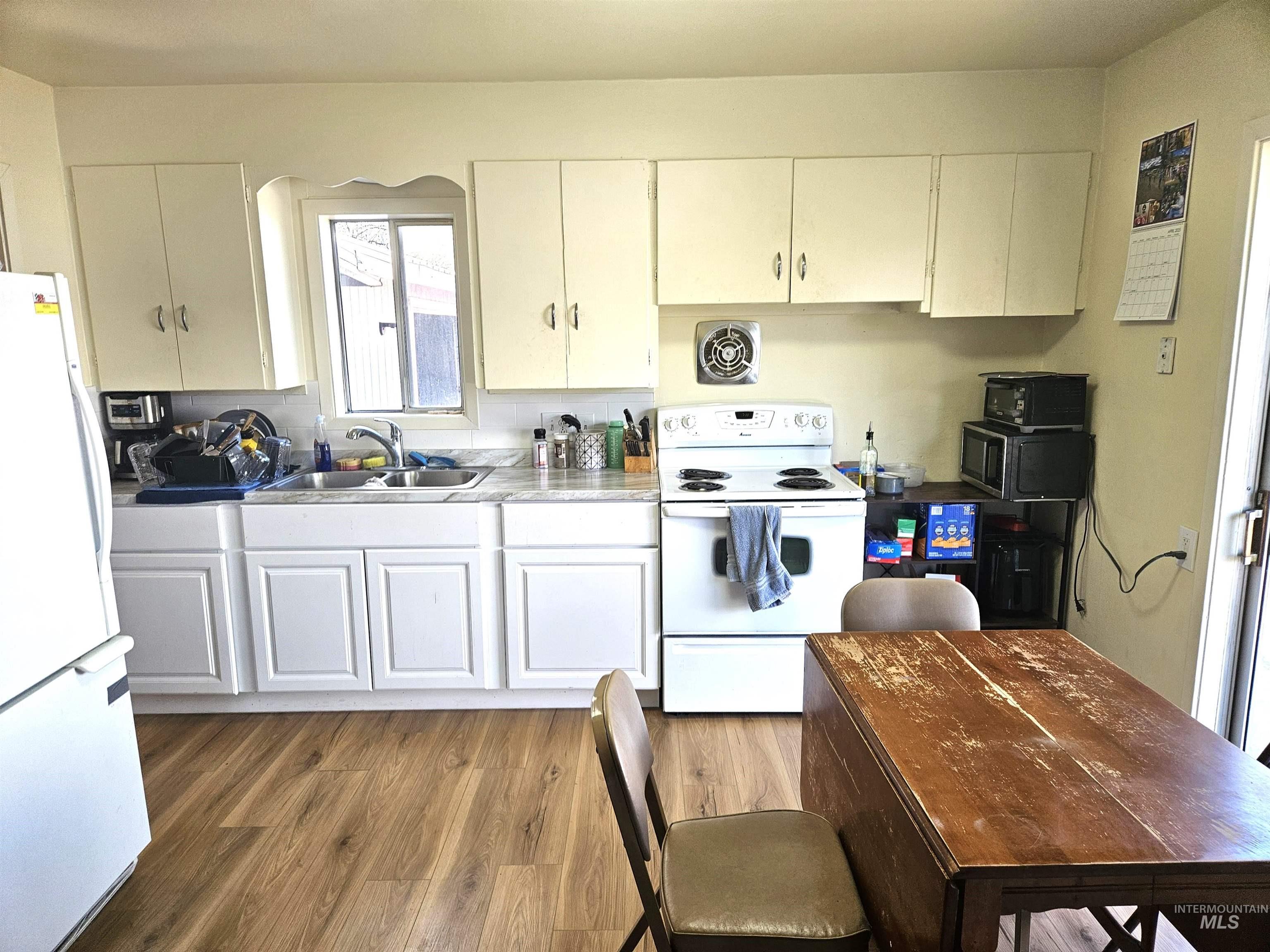 1407 & 1407 1/2 Burrell Ave, Lewiston, Idaho 83501, 3 Bedrooms, 1 Bathroom, Residential Income For Sale, Price $399,900, 98999558
