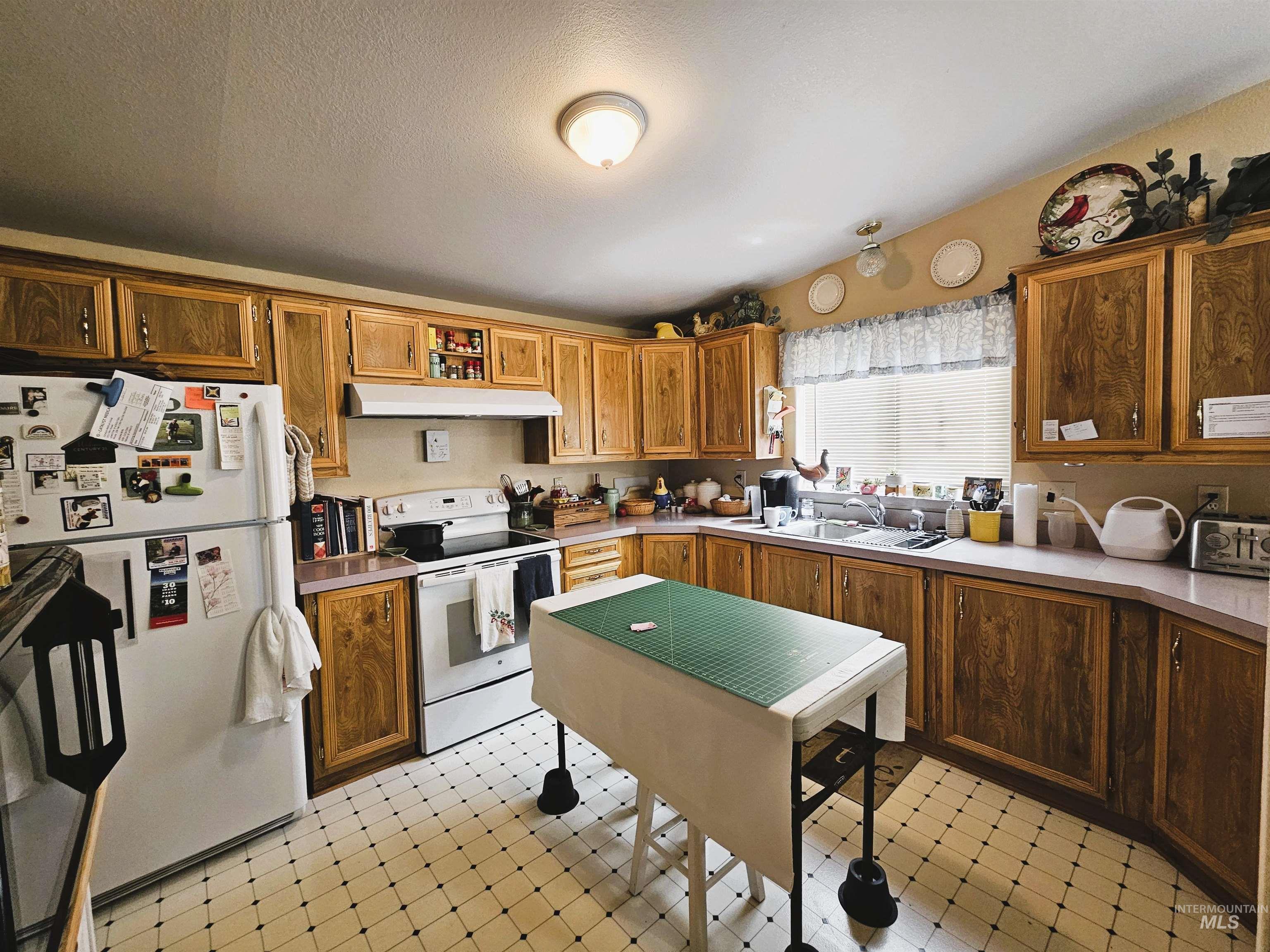 1407 & 1407 1/2 Burrell Ave, Lewiston, Idaho 83501, 3 Bedrooms, 1 Bathroom, Residential Income For Sale, Price $399,900, 98999558