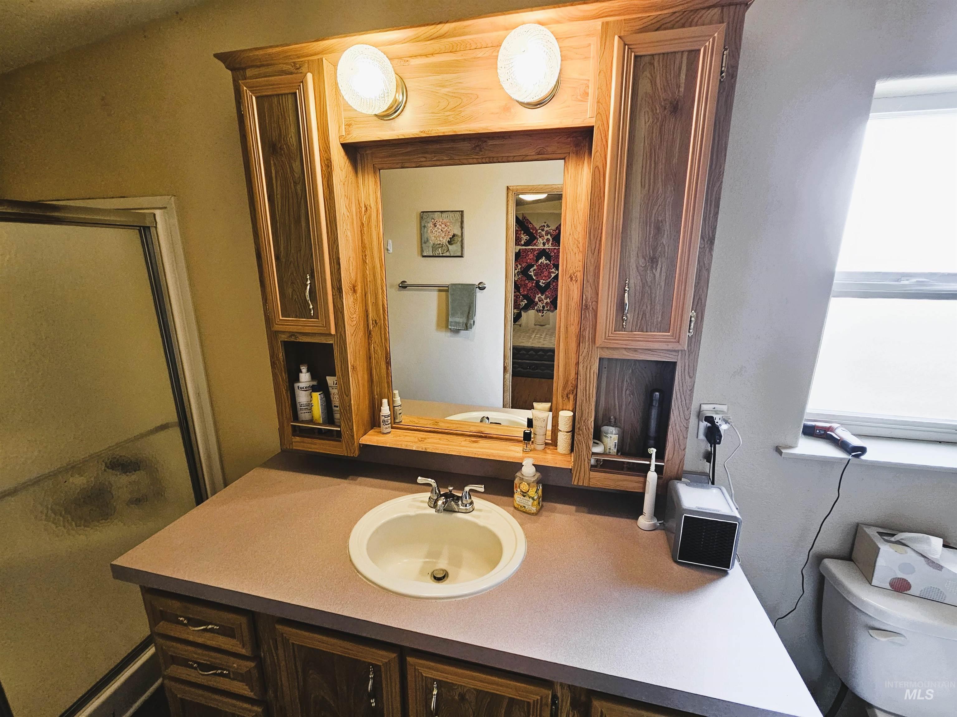 1407 & 1407 1/2 Burrell Ave, Lewiston, Idaho 83501, 3 Bedrooms, 1 Bathroom, Residential Income For Sale, Price $399,900, 98999558