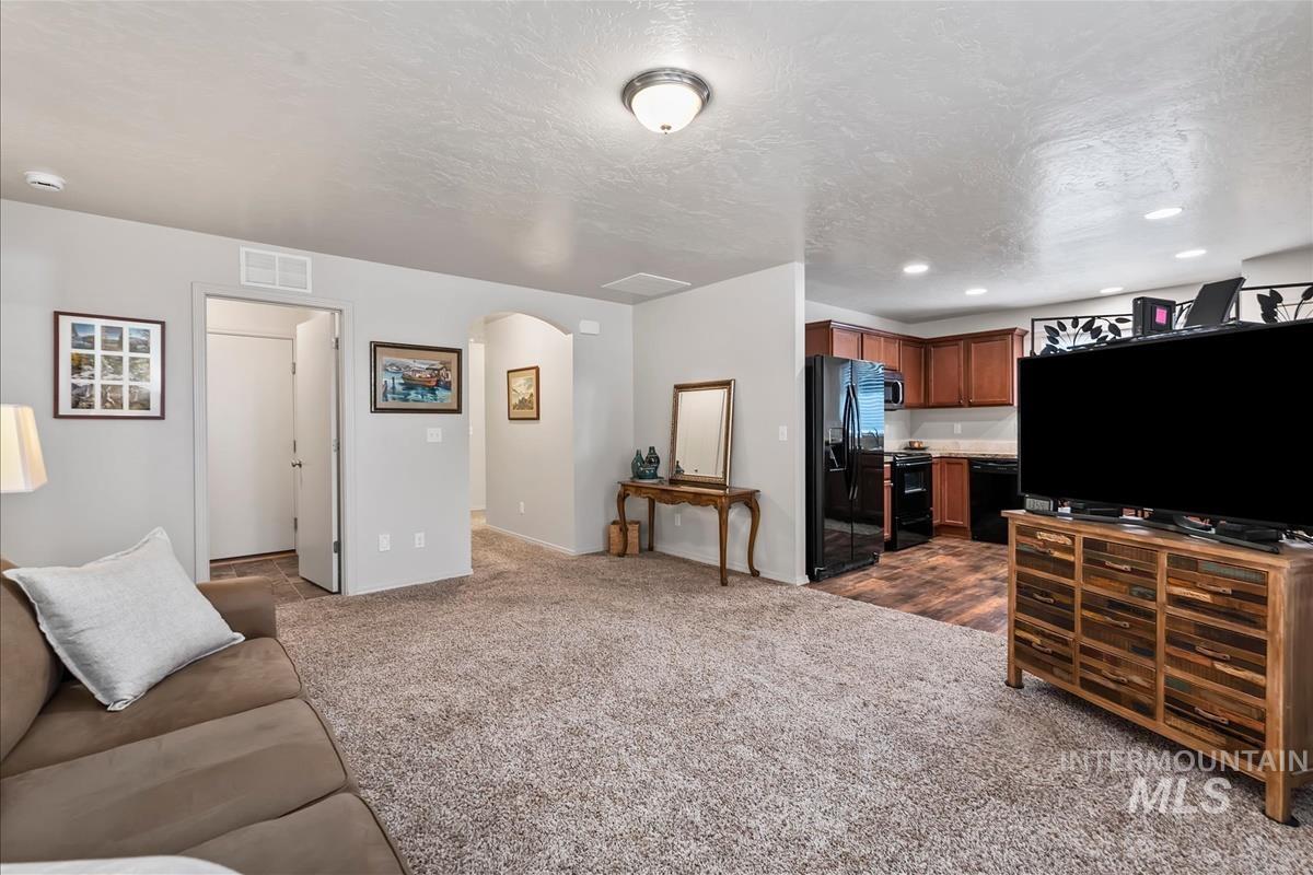 20533 Wyeth Ave, Caldwell, Idaho 83605, 3 Bedrooms, 2 Bathrooms, Residential For Sale, Price $339,900,MLS 98999560