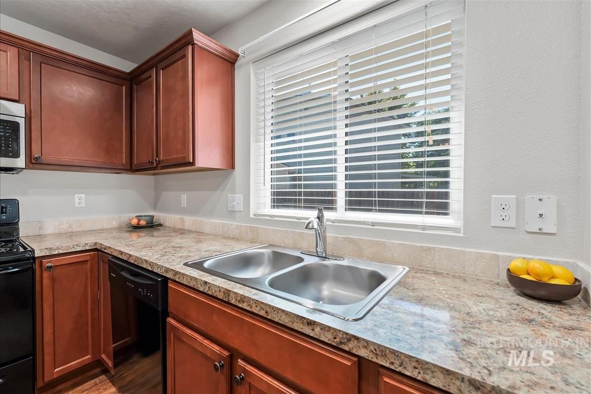 20533 Wyeth Ave, Caldwell, Idaho 83605, 3 Bedrooms, 2 Bathrooms, Residential For Sale, Price $339,900,MLS 98999560