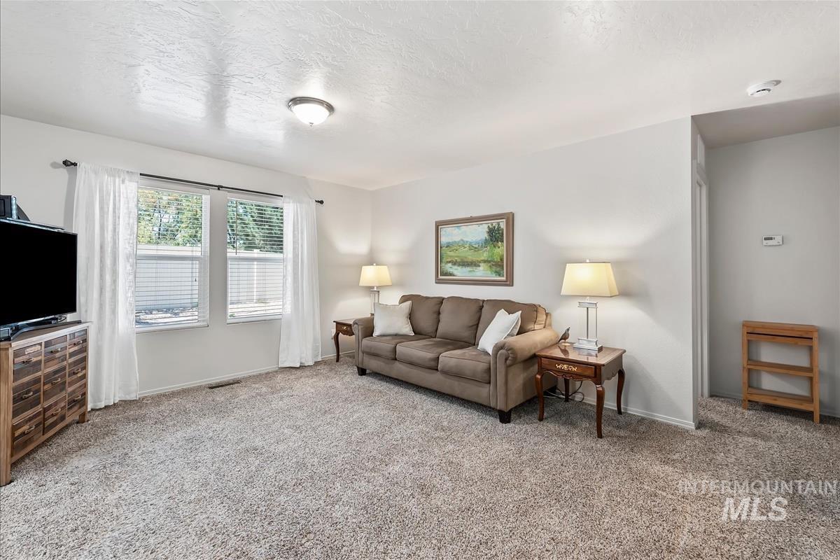 20533 Wyeth Ave, Caldwell, Idaho 83605, 3 Bedrooms, 2 Bathrooms, Residential For Sale, Price $339,900,MLS 98999560