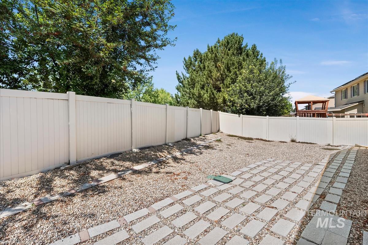 20533 Wyeth Ave, Caldwell, Idaho 83605, 3 Bedrooms, 2 Bathrooms, Residential For Sale, Price $339,900,MLS 98999560