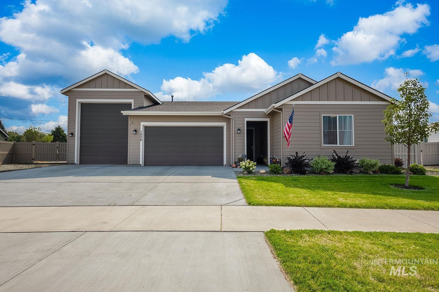 1926 Chokecherry Ave, Middleton, Idaho 83644, 3 Bedrooms, 2 Bathrooms, Residential For Sale, Price $530,000, 98999564