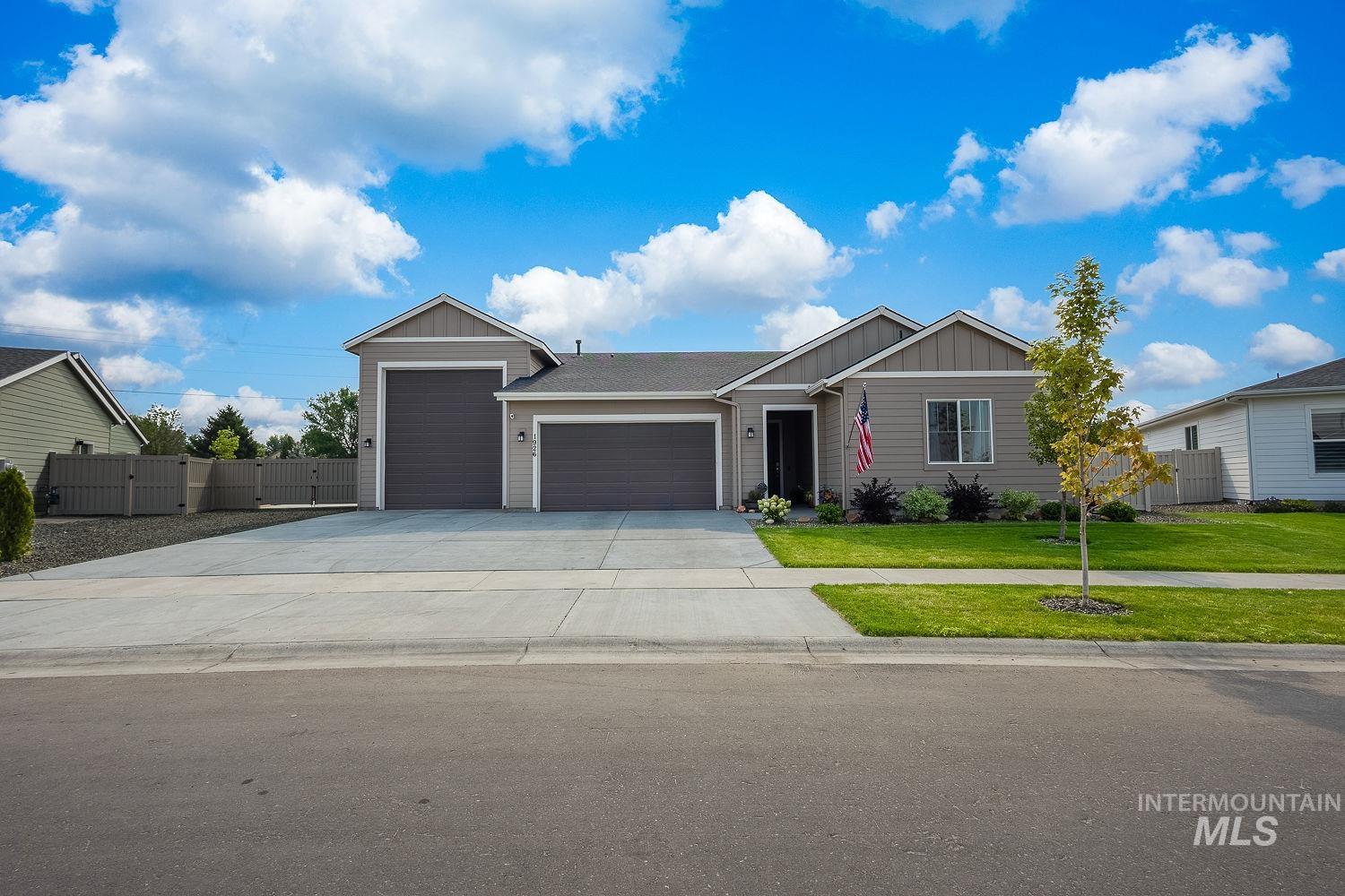 1926 Chokecherry Ave, Middleton, Idaho 83644, 3 Bedrooms, 2 Bathrooms, Residential For Sale, Price $530,000, 98999564
