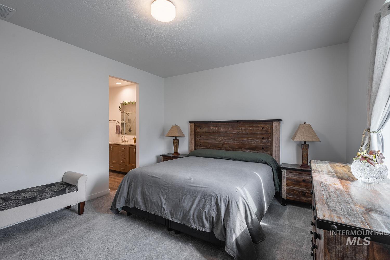 1926 Chokecherry Ave, Middleton, Idaho 83644, 3 Bedrooms, 2 Bathrooms, Residential For Sale, Price $530,000, 98999564