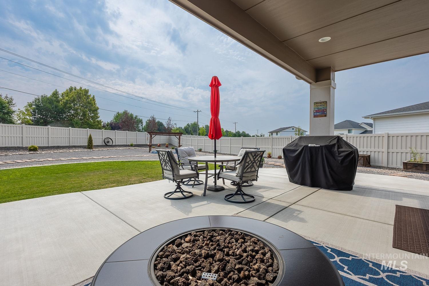1926 Chokecherry Ave, Middleton, Idaho 83644, 3 Bedrooms, 2 Bathrooms, Residential For Sale, Price $530,000, 98999564