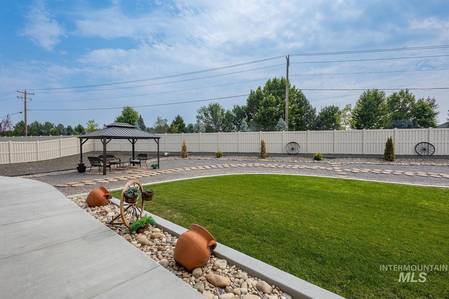 1926 Chokecherry Ave, Middleton, Idaho 83644, 3 Bedrooms, 2 Bathrooms, Residential For Sale, Price $530,000, 98999564