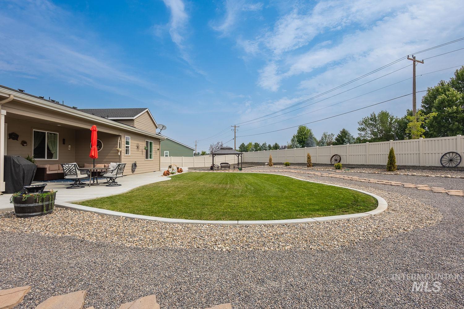 1926 Chokecherry Ave, Middleton, Idaho 83644, 3 Bedrooms, 2 Bathrooms, Residential For Sale, Price $530,000, 98999564