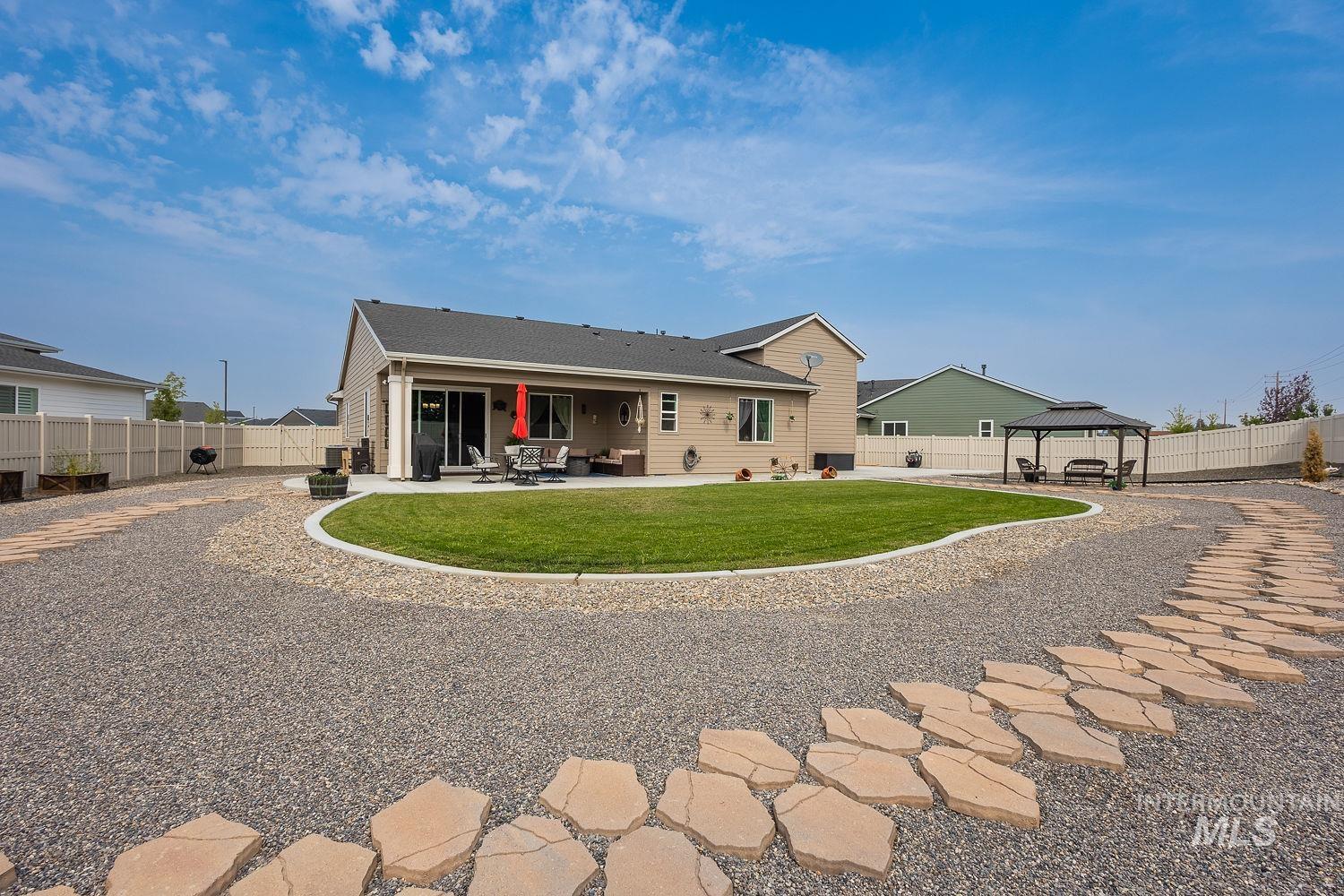 1926 Chokecherry Ave, Middleton, Idaho 83644, 3 Bedrooms, 2 Bathrooms, Residential For Sale, Price $530,000, 98999564