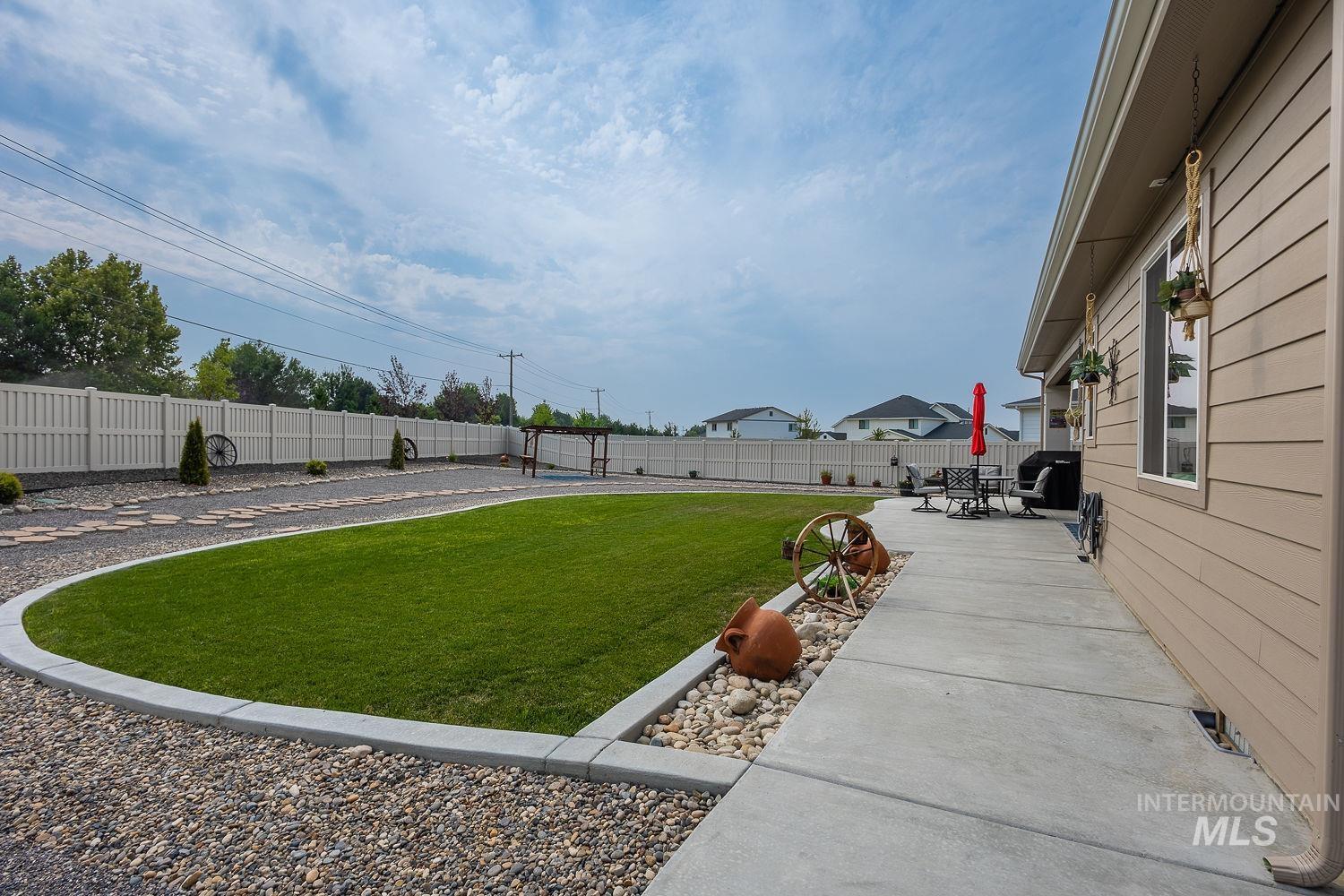 1926 Chokecherry Ave, Middleton, Idaho 83644, 3 Bedrooms, 2 Bathrooms, Residential For Sale, Price $530,000, 98999564