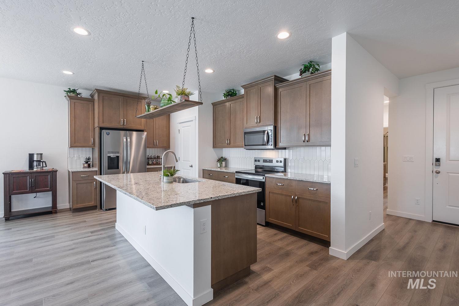 1926 Chokecherry Ave, Middleton, Idaho 83644, 3 Bedrooms, 2 Bathrooms, Residential For Sale, Price $530,000, 98999564