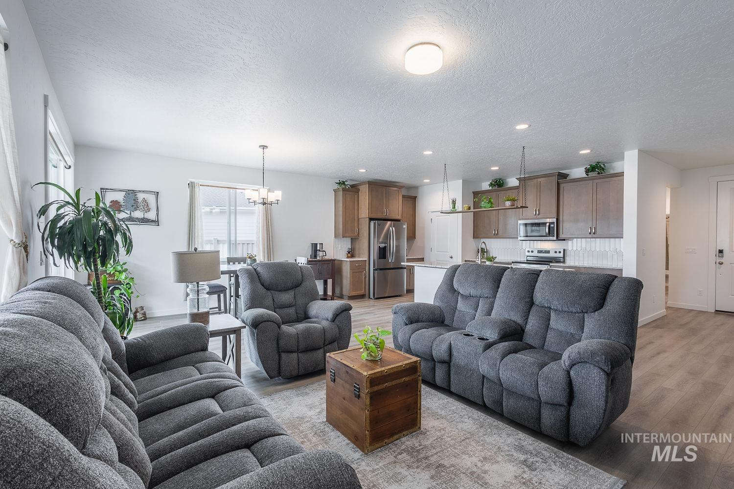 1926 Chokecherry Ave, Middleton, Idaho 83644, 3 Bedrooms, 2 Bathrooms, Residential For Sale, Price $530,000, 98999564