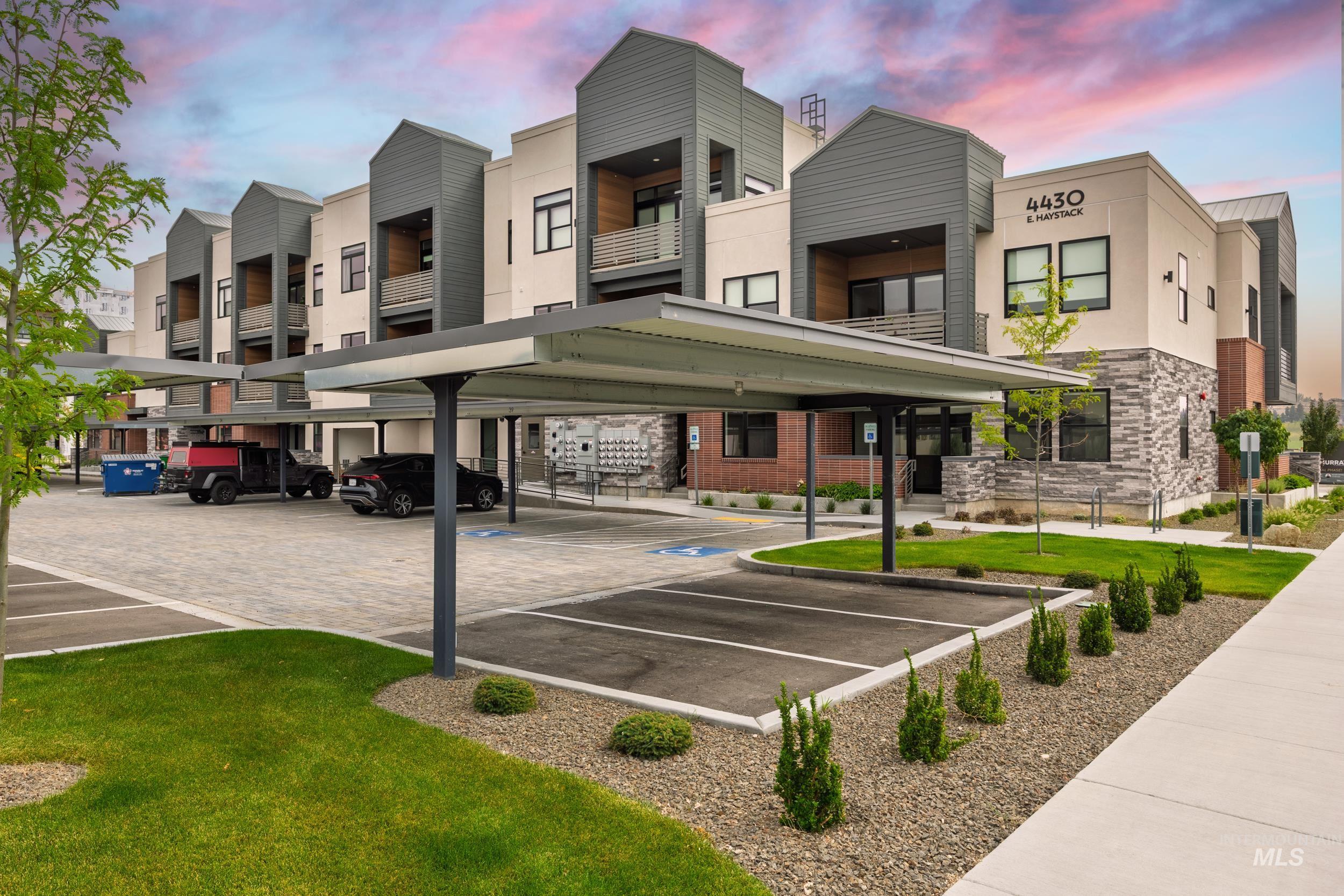 4430 E Haystack St, Boise, Idaho 83716, 2 Bedrooms, 2 Bathrooms, Residential For Sale, Price $489,900, 98999565