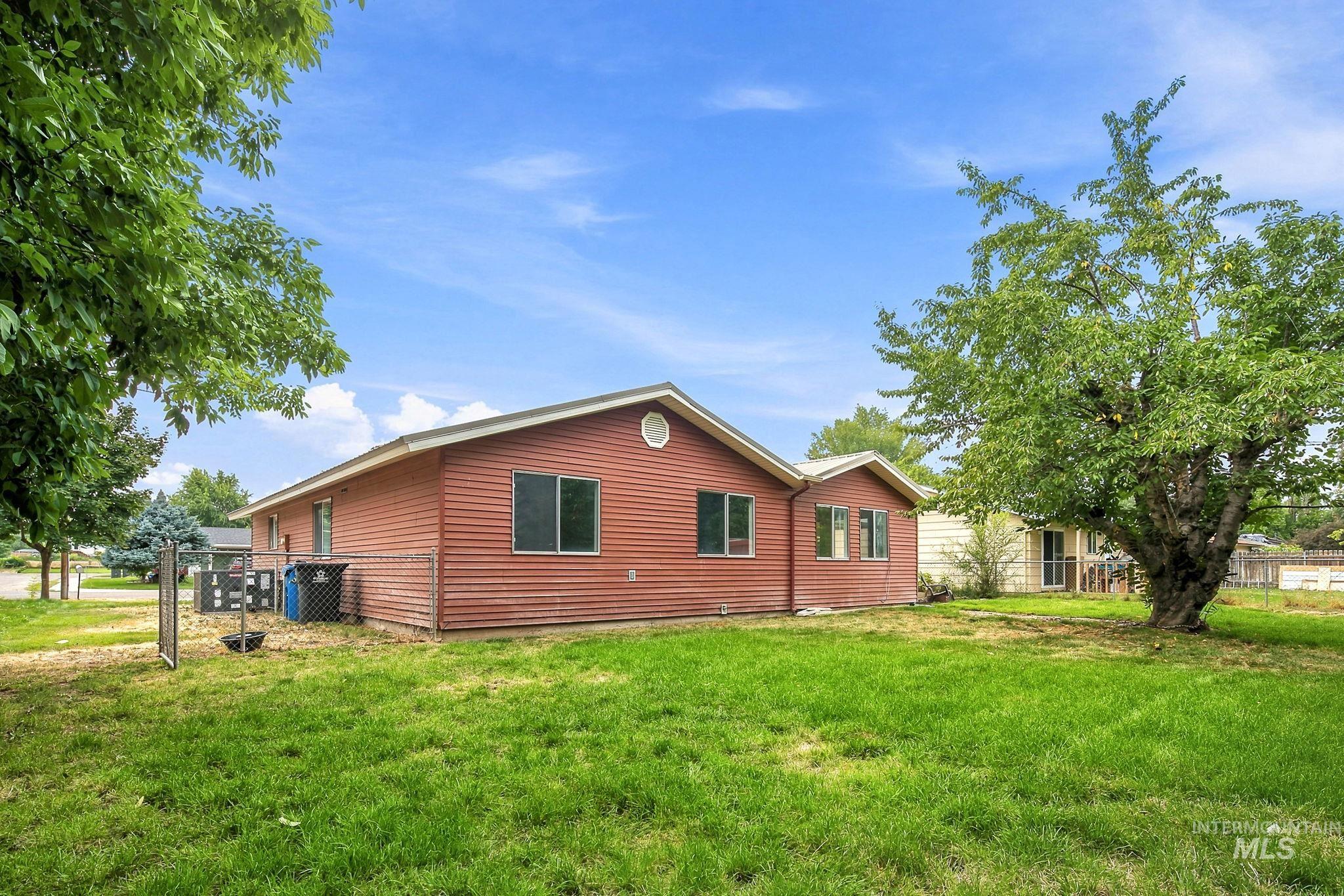 848 W Kinghorn Dr, Nampa, Idaho 83651, 4 Bedrooms, 1 Bathroom, Residential For Sale, Price $324,990,MLS 98999569