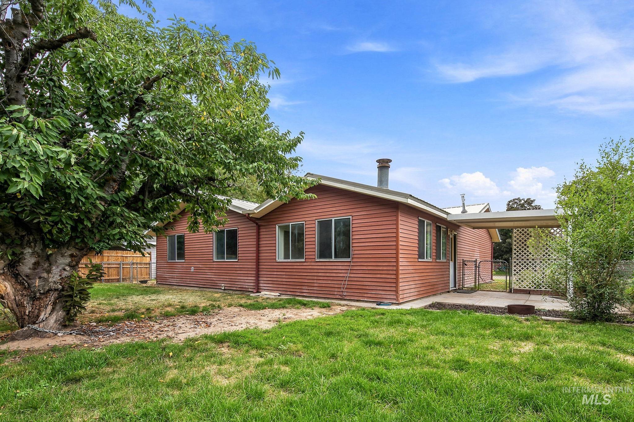 848 W Kinghorn Dr, Nampa, Idaho 83651, 4 Bedrooms, 1 Bathroom, Residential For Sale, Price $324,990,MLS 98999569