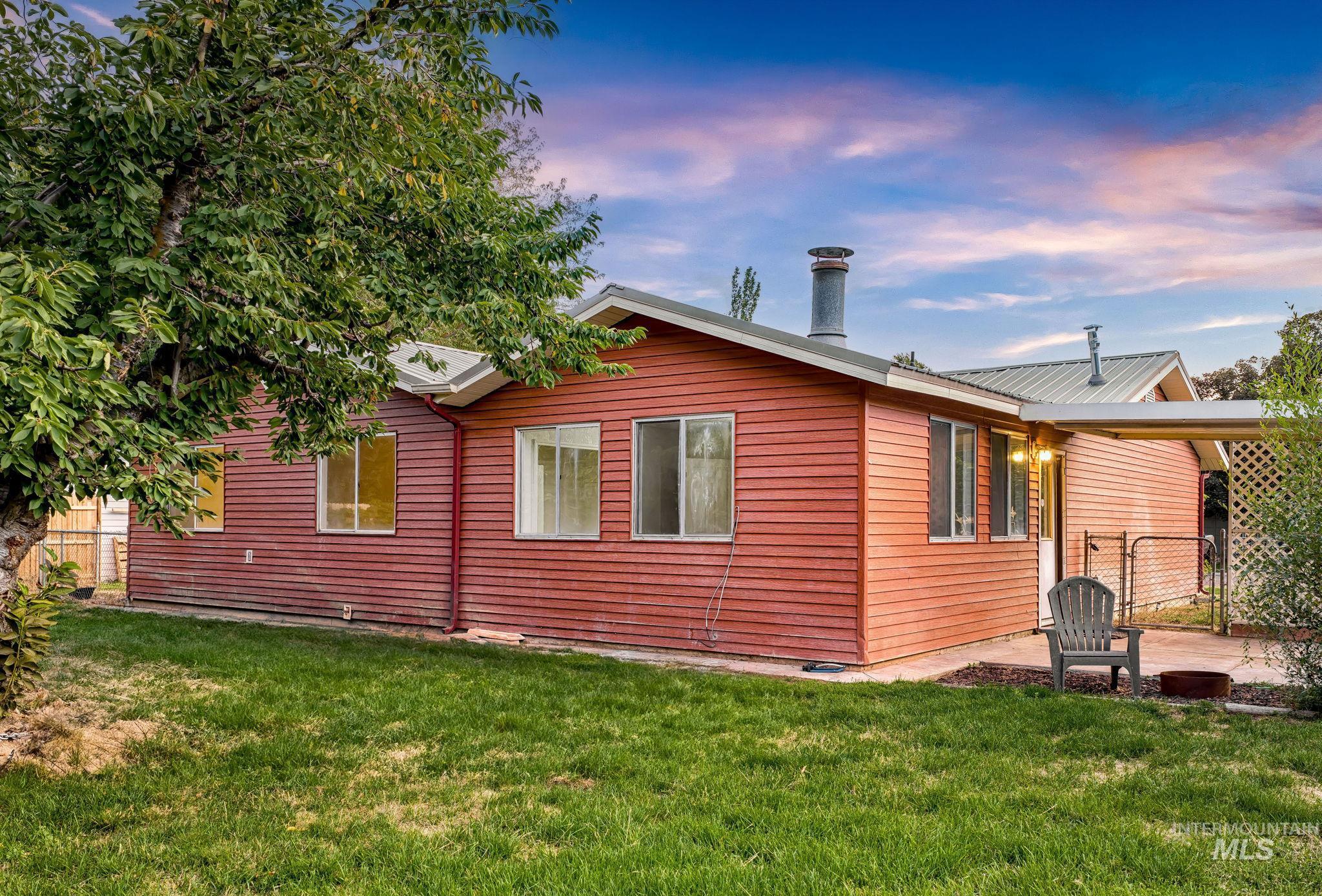 848 W Kinghorn Dr, Nampa, Idaho 83651, 4 Bedrooms, 1 Bathroom, Residential For Sale, Price $324,990,MLS 98999569