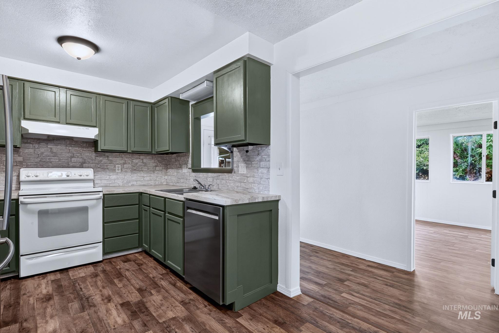 848 W Kinghorn Dr, Nampa, Idaho 83651, 4 Bedrooms, 1 Bathroom, Residential For Sale, Price $324,990,MLS 98999569