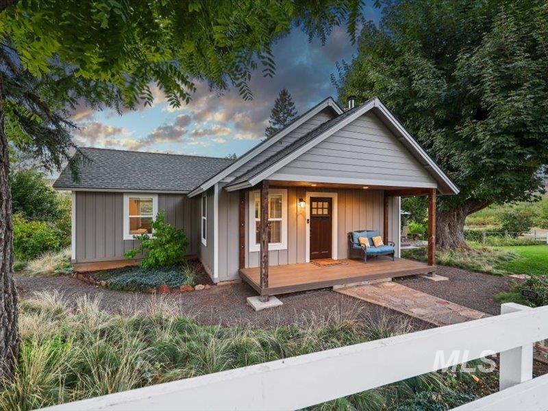 2651 Fruitvale Glendale Road, Council, Idaho 83612, 2 Bedrooms, 1 Bathroom, Residential For Sale, Price $612,000,MLS 98999570