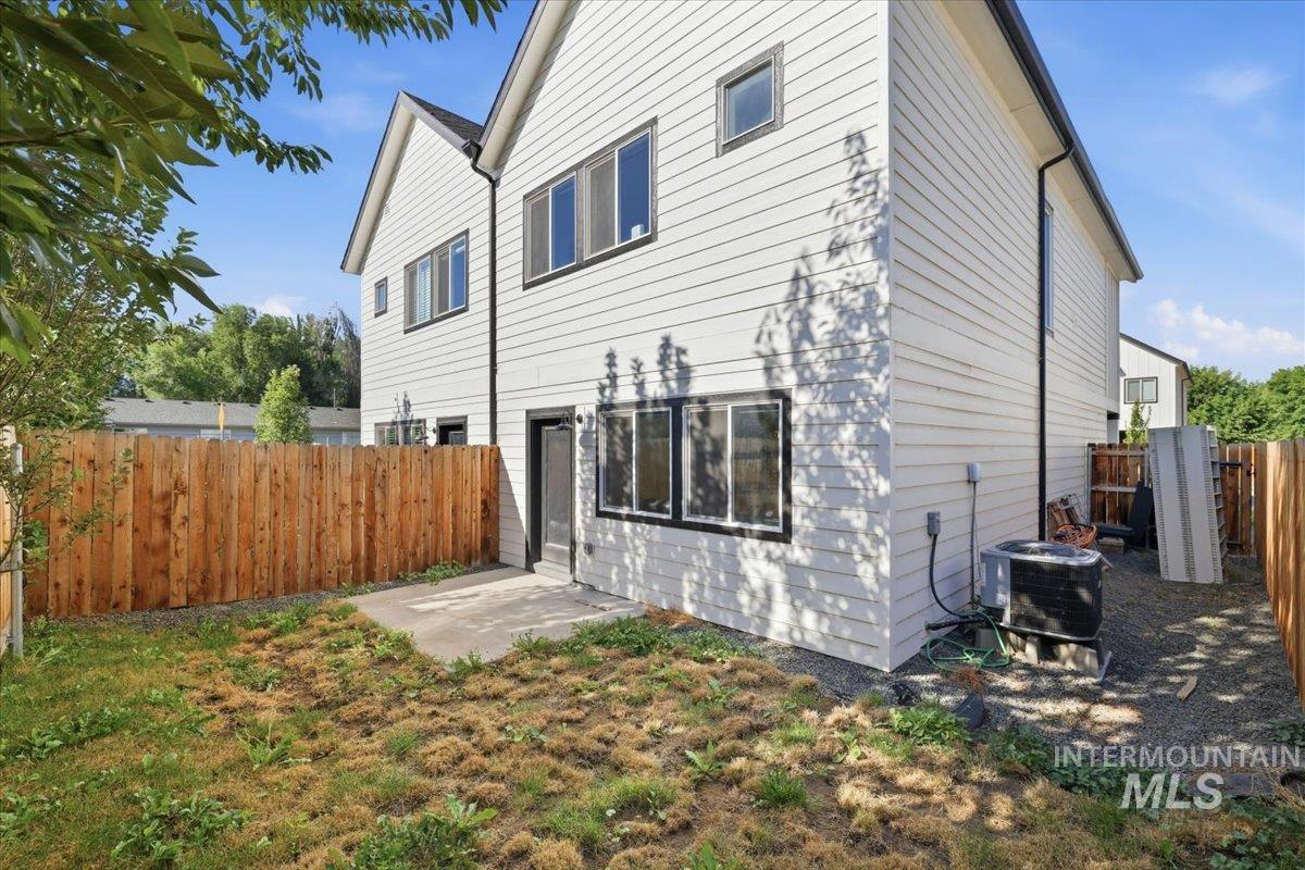 108 N Trifecta Lane, Nampa, Idaho 83651, 3 Bedrooms, 2.5 Bathrooms, Residential For Sale, Price $345,000,MLS 98999571