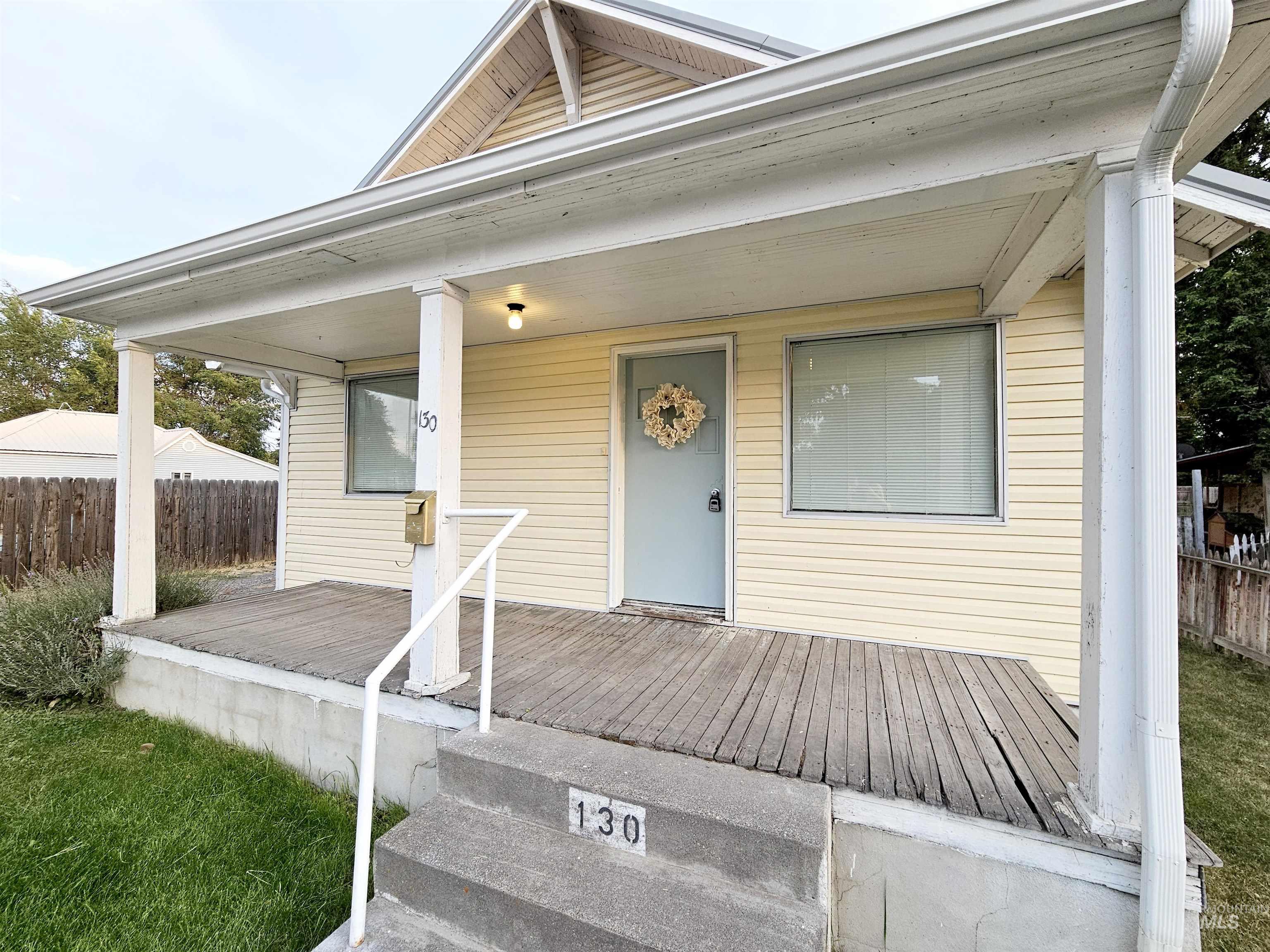 130 E 17th St., Idaho Falls, Idaho 83404, 4 Bedrooms, 2 Bathrooms, Residential For Sale, Price $285,000,MLS 98999574