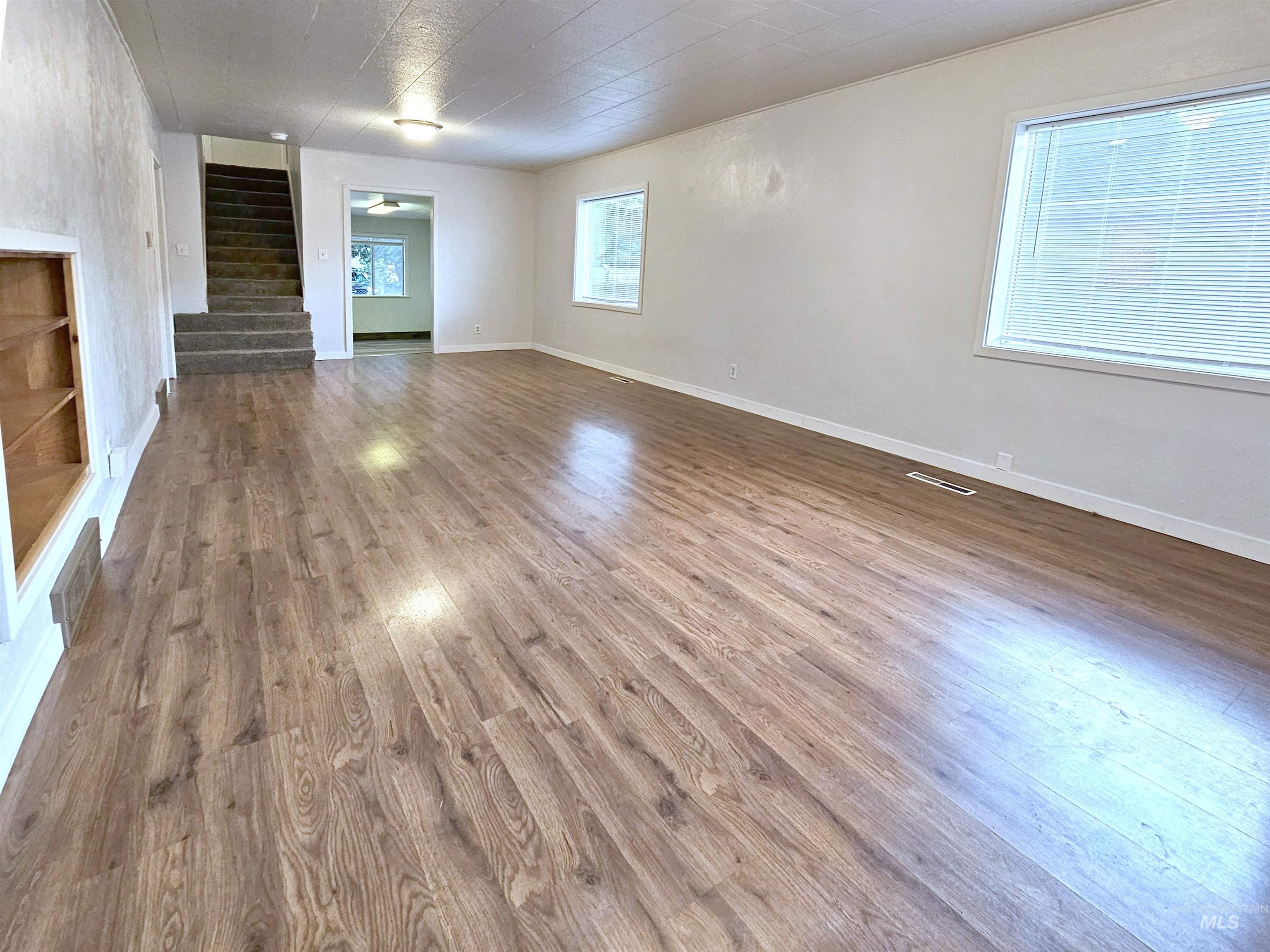 130 E 17th St., Idaho Falls, Idaho 83404, 4 Bedrooms, 2 Bathrooms, Residential For Sale, Price $285,000,MLS 98999574