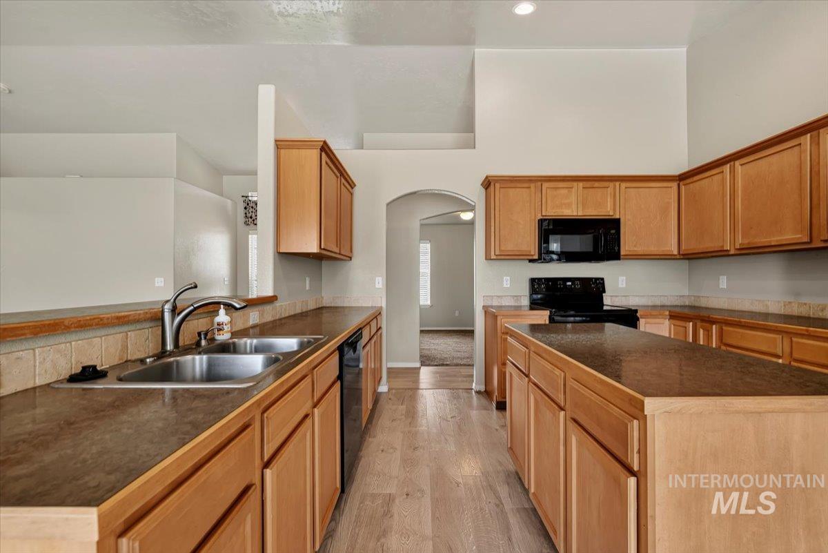 9138 S Red Delicious, Kuna, Idaho 83634, 4 Bedrooms, 3 Bathrooms, Residential For Sale, Price $500,000, 98999576